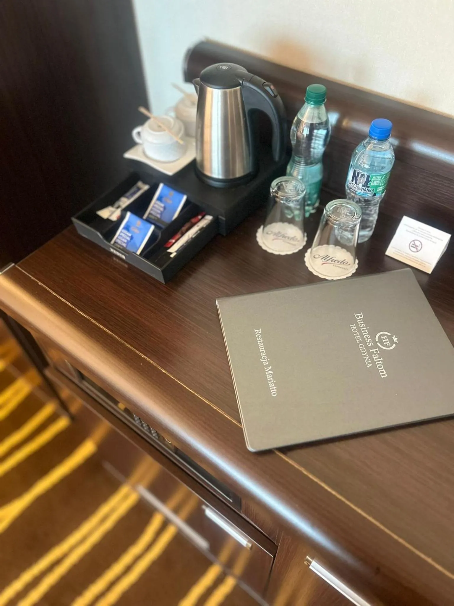 Coffee/tea facilities in Hotel Business Faltom Gdynia