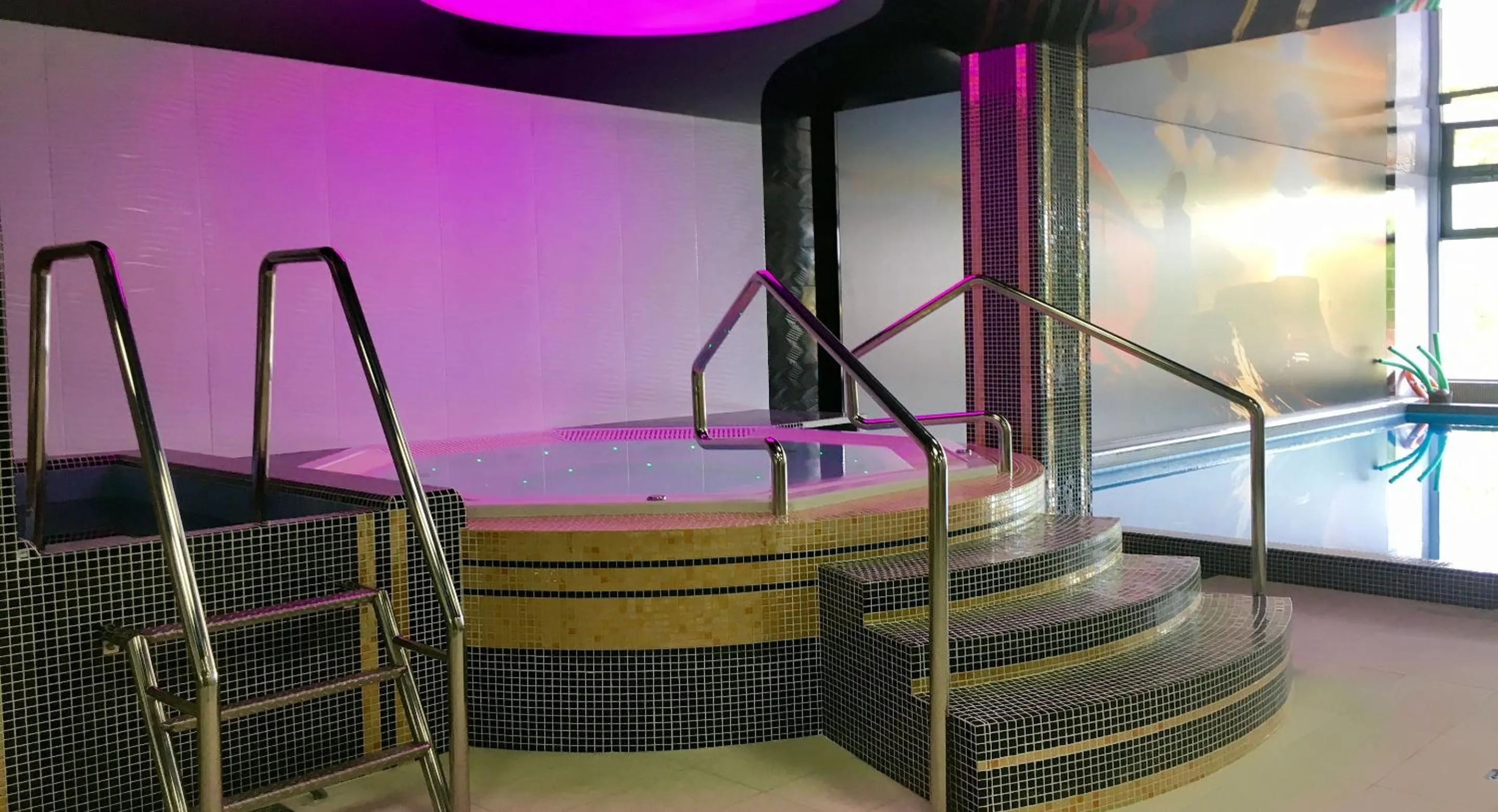 Hot Tub in Hotel Business Faltom Gdynia