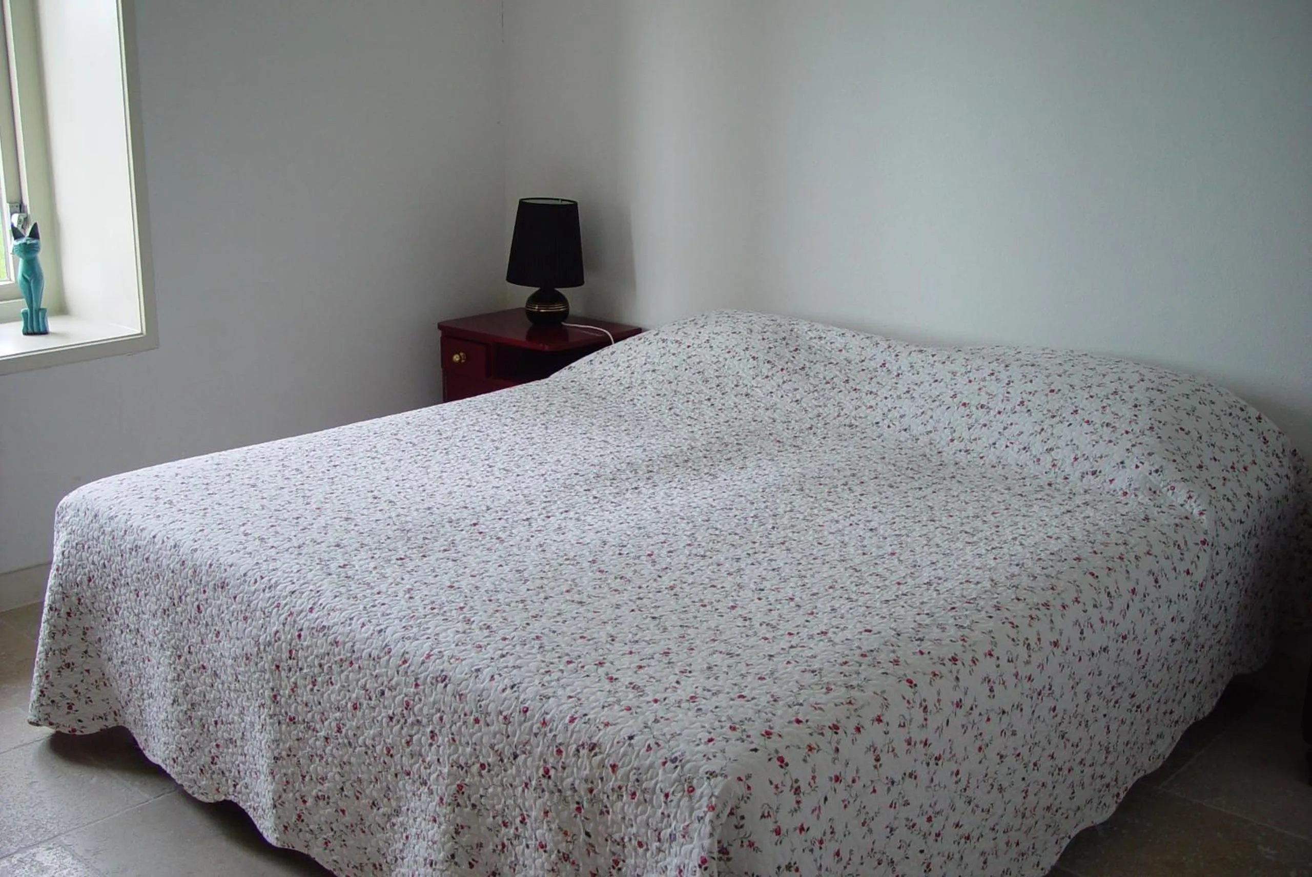 Bedroom, Bed in Piaam State