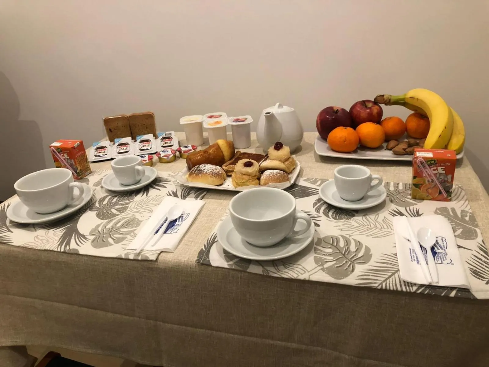 Food and drinks in B&b Bethel Napoli