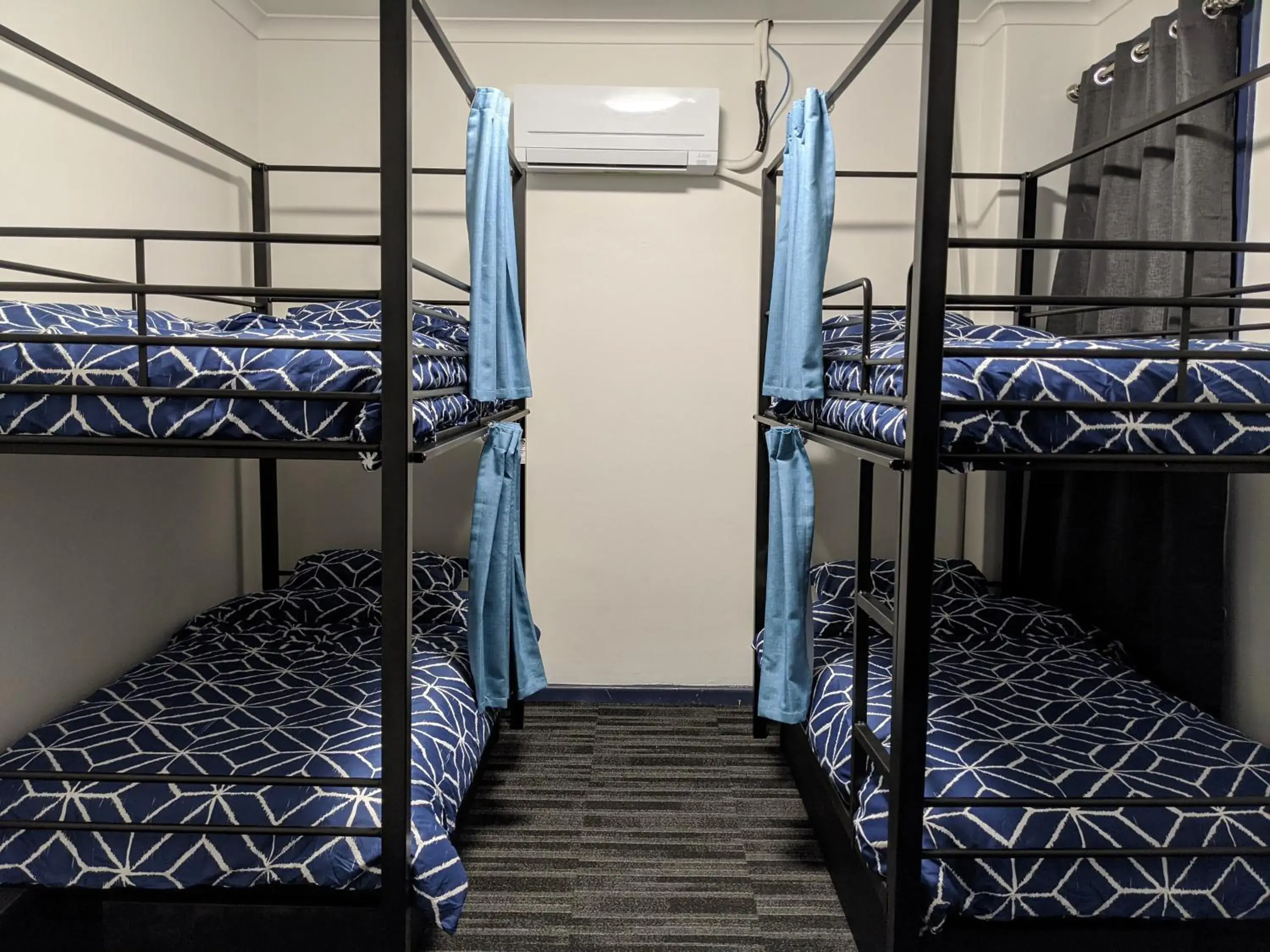 Bed in 4-Bed Mixed Dormitory Room in Queen Victoria Hostel Bed in 4-Bed Mixed Dormitory Room in Queen Victoria Hostel