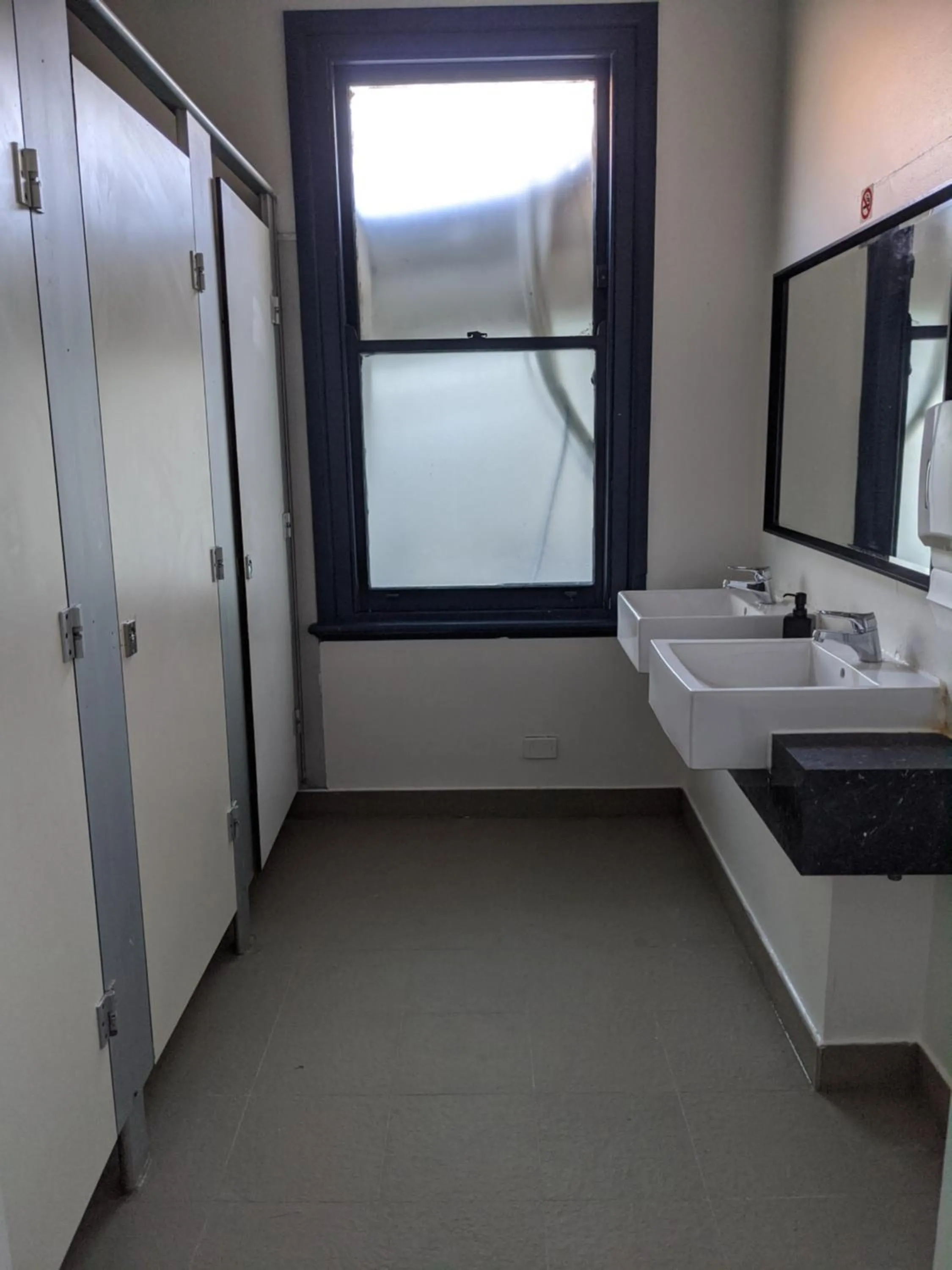 Bathroom in Queen Victoria Hostel