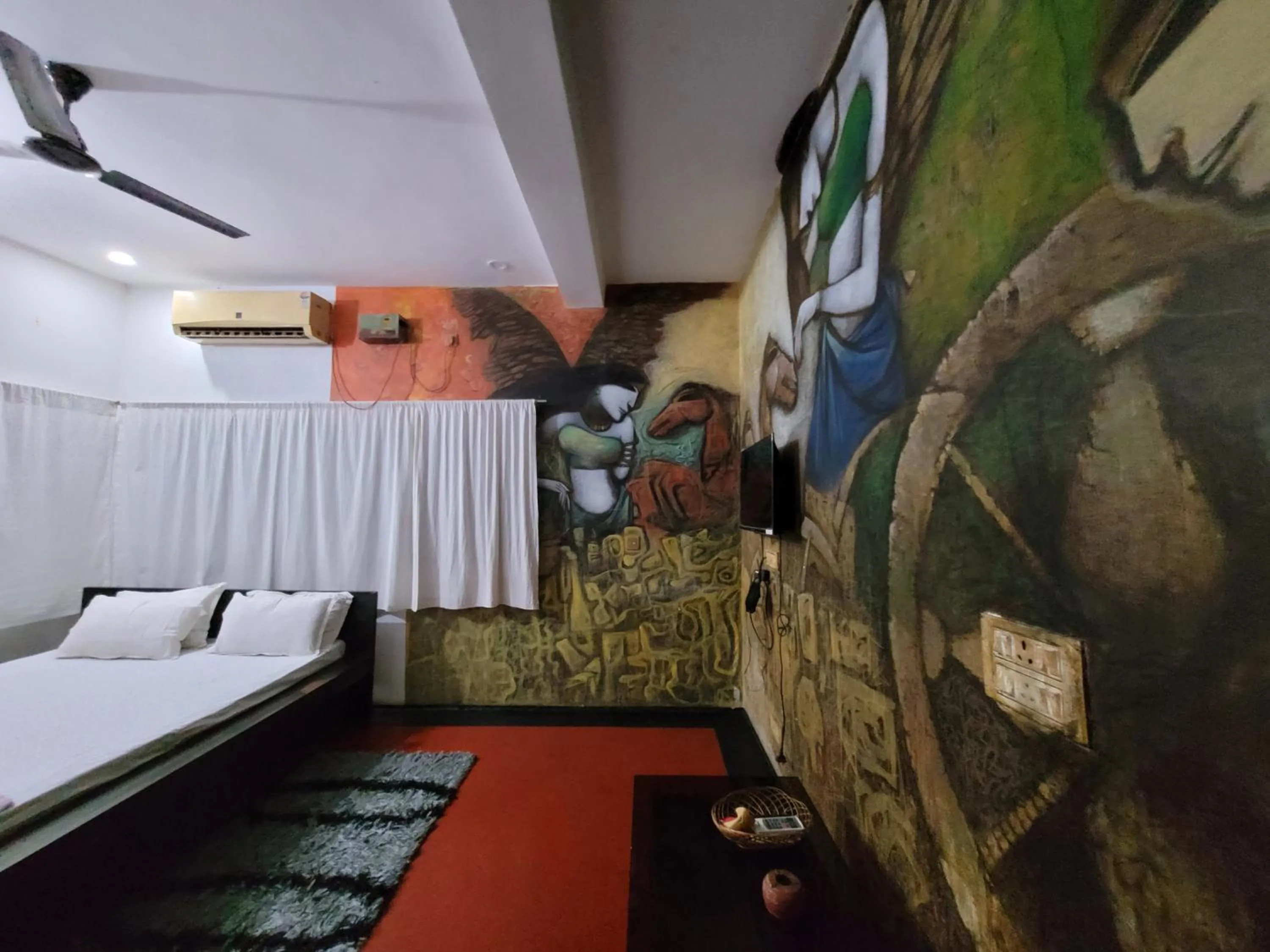Photo of the whole room, Bed in Panchobon Art Resort