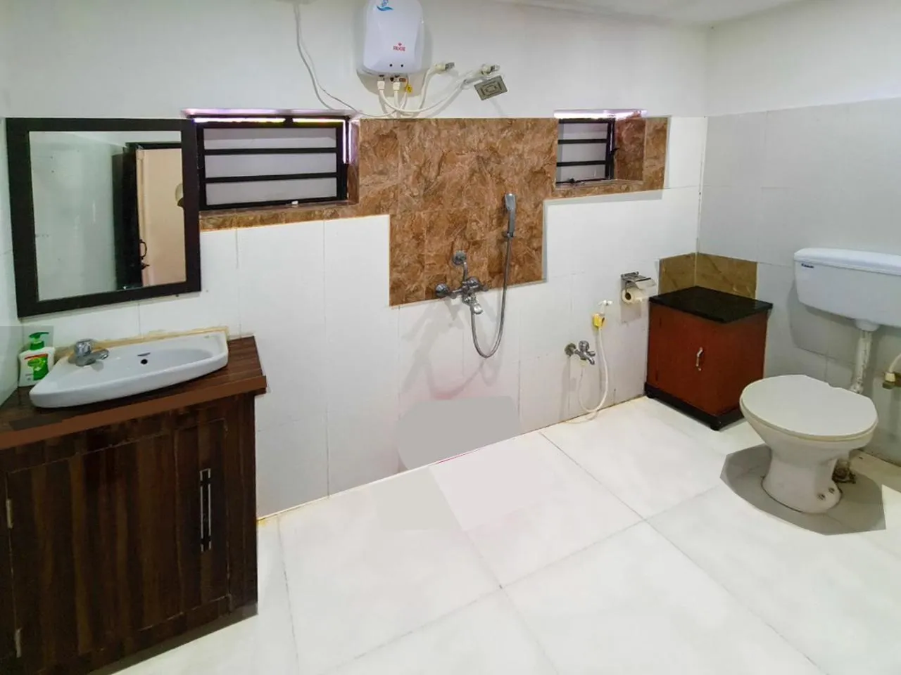 Toilet in Panchobon Art Resort