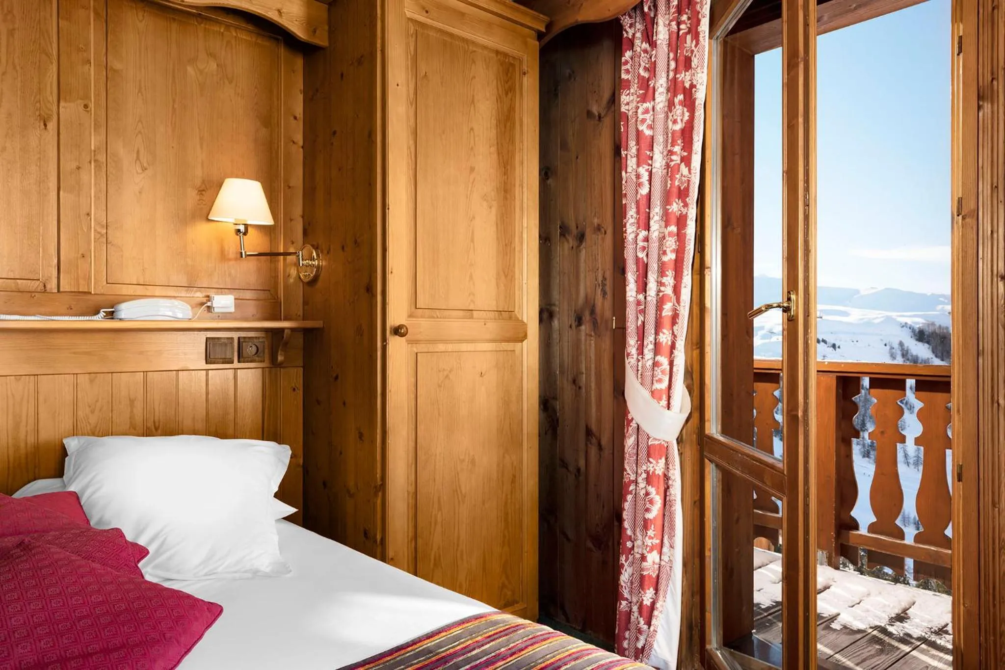 Bed in Hôtel Les Balcons Village