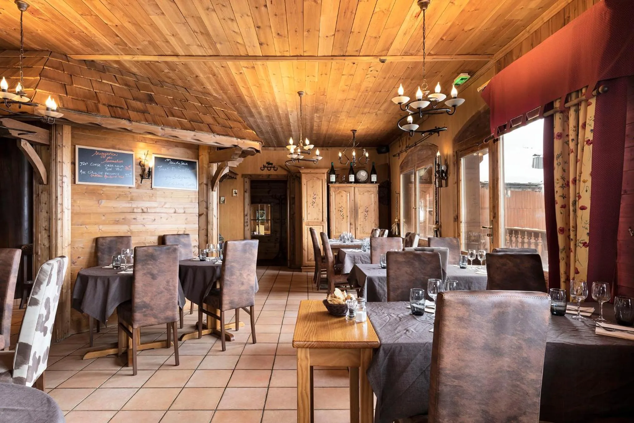 Restaurant/places to eat in Hôtel Les Balcons Village