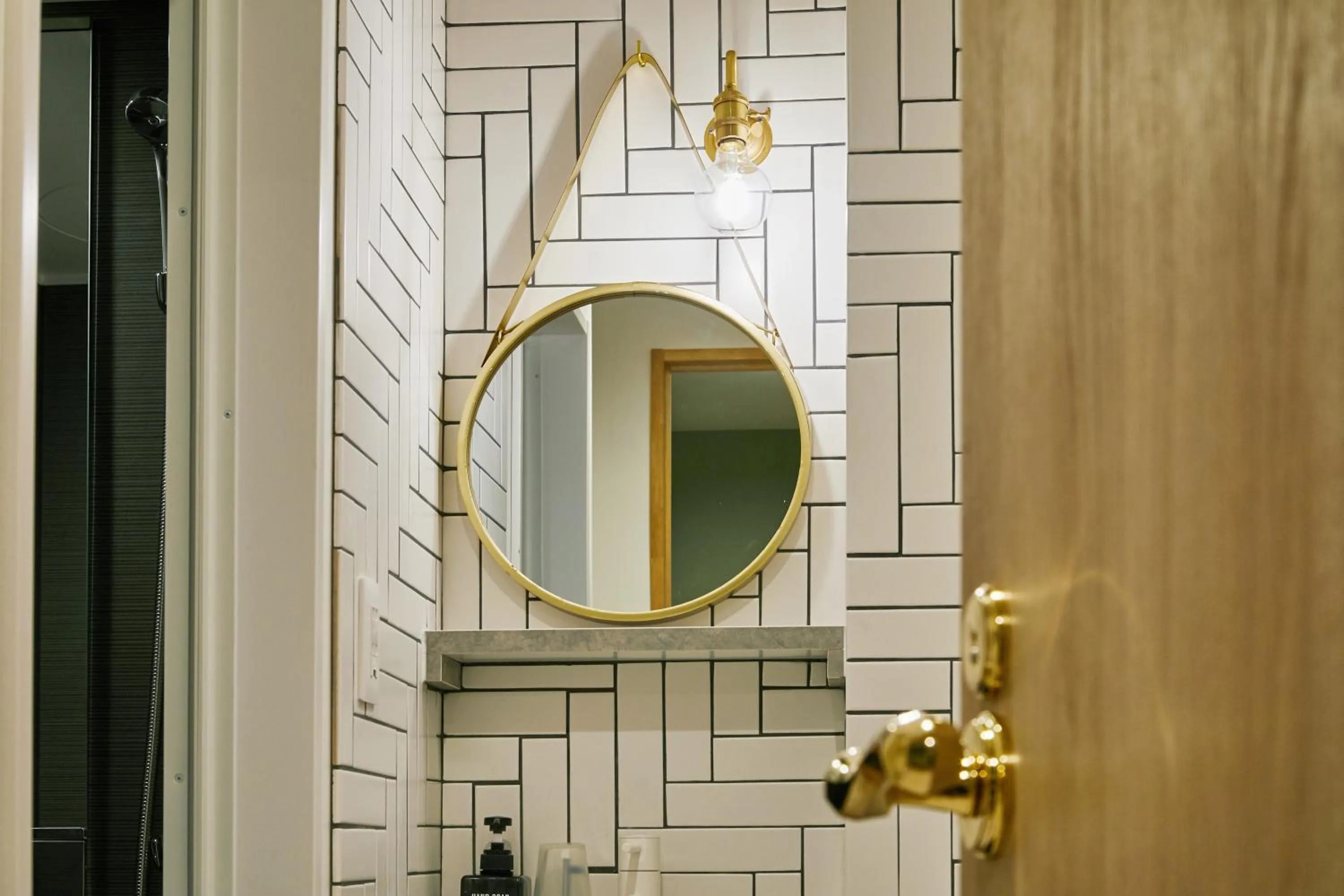 Bathroom in mizuka Daimyo 7 - unmanned hotel -