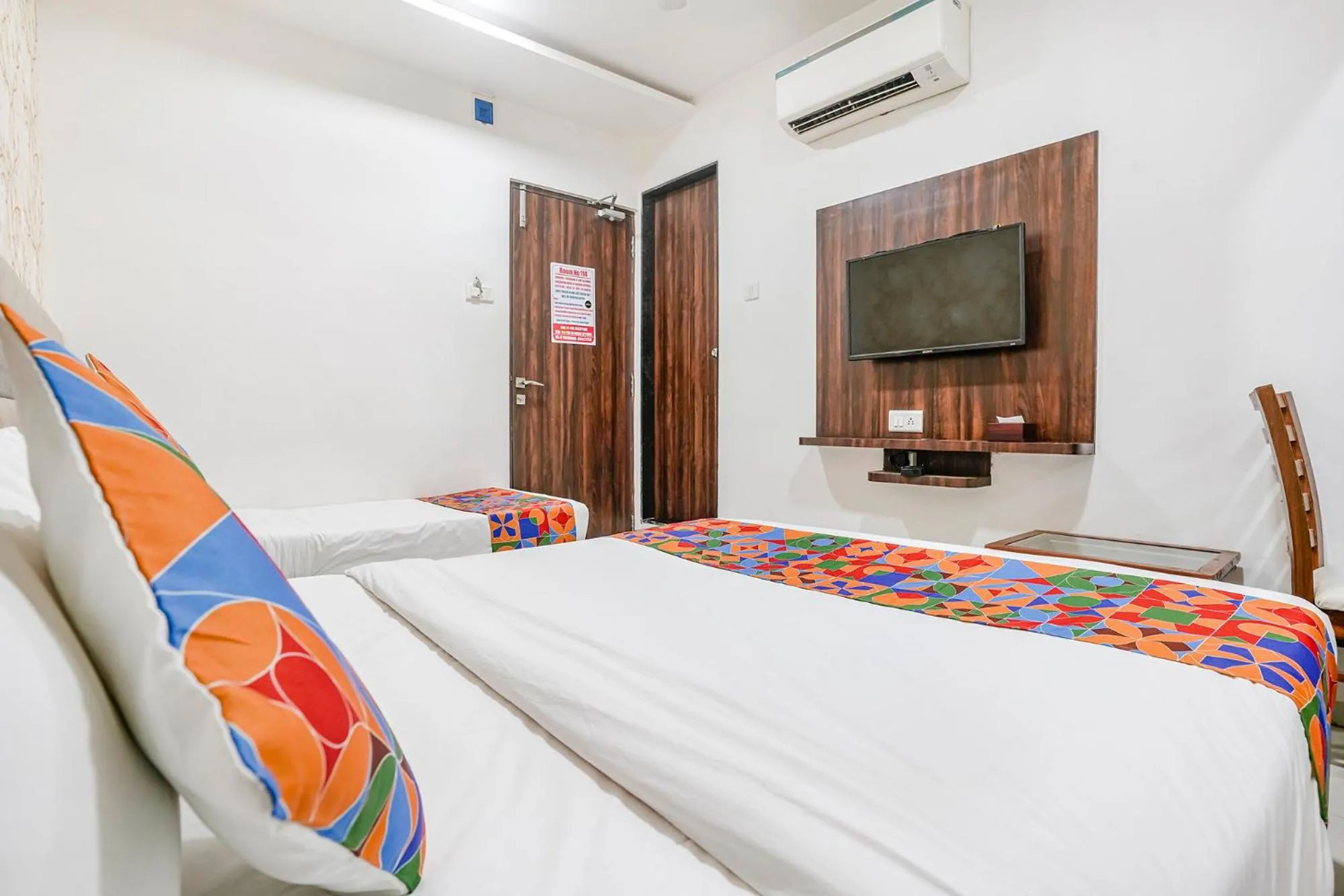 Bed in FabHotel Elvis Inn - Nr Mumbai International Airport