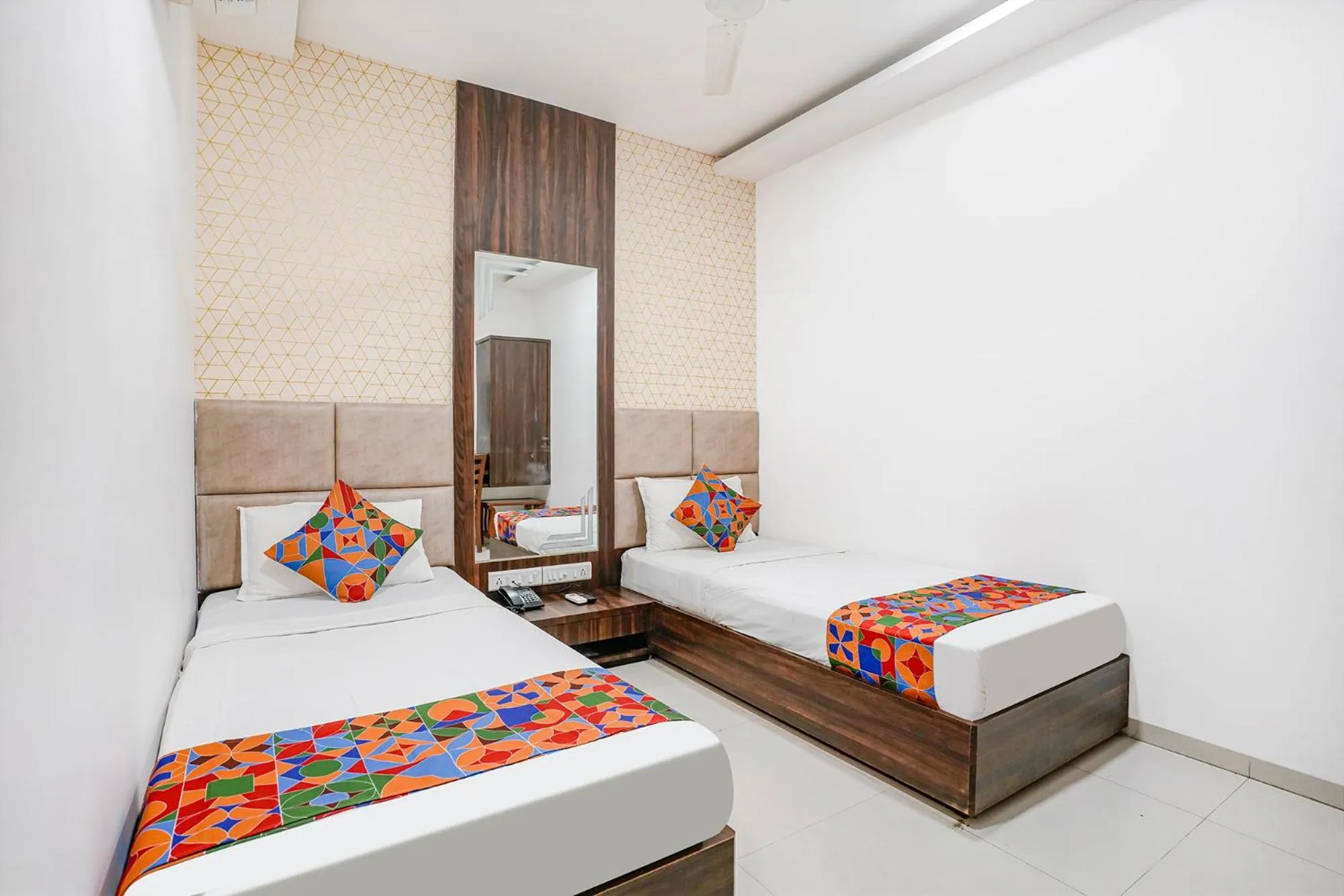 Bed in FabHotel Elvis Inn - Nr Mumbai International Airport
