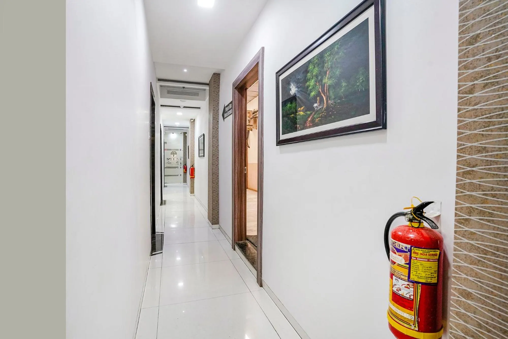 Lobby or reception in FabHotel Elvis Inn - Nr Mumbai International Airport