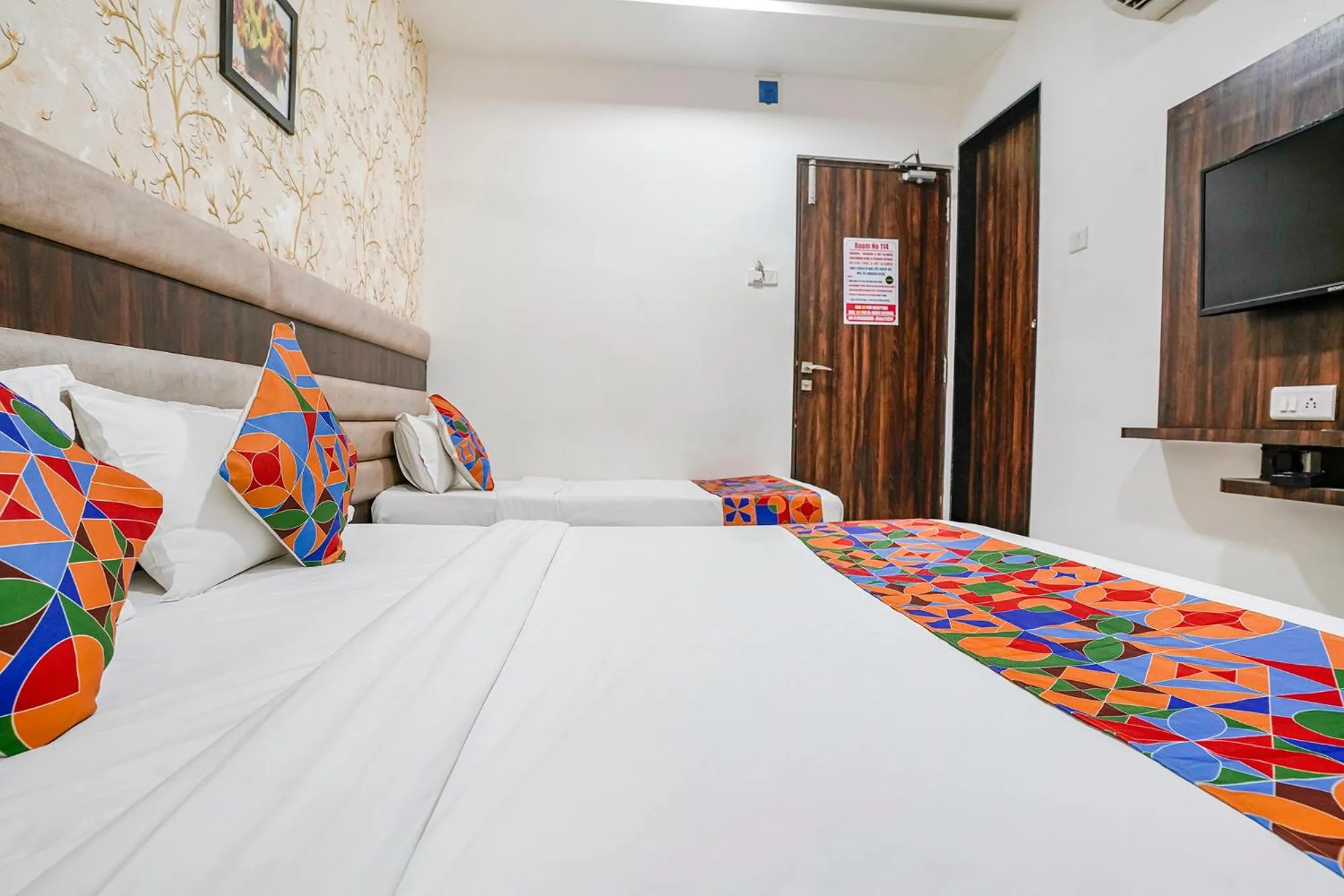 Bed in FabHotel Elvis Inn - Nr Mumbai International Airport