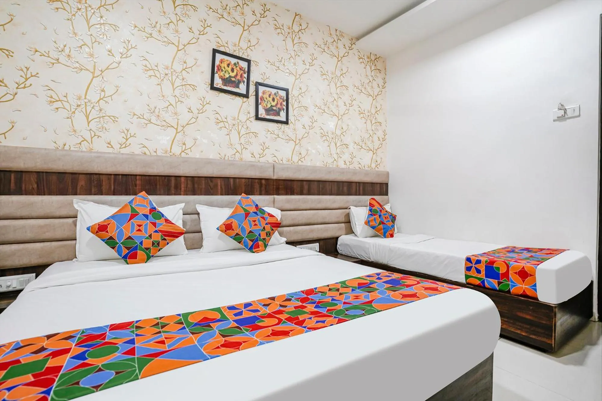 Bed in FabHotel Elvis Inn - Nr Mumbai International Airport