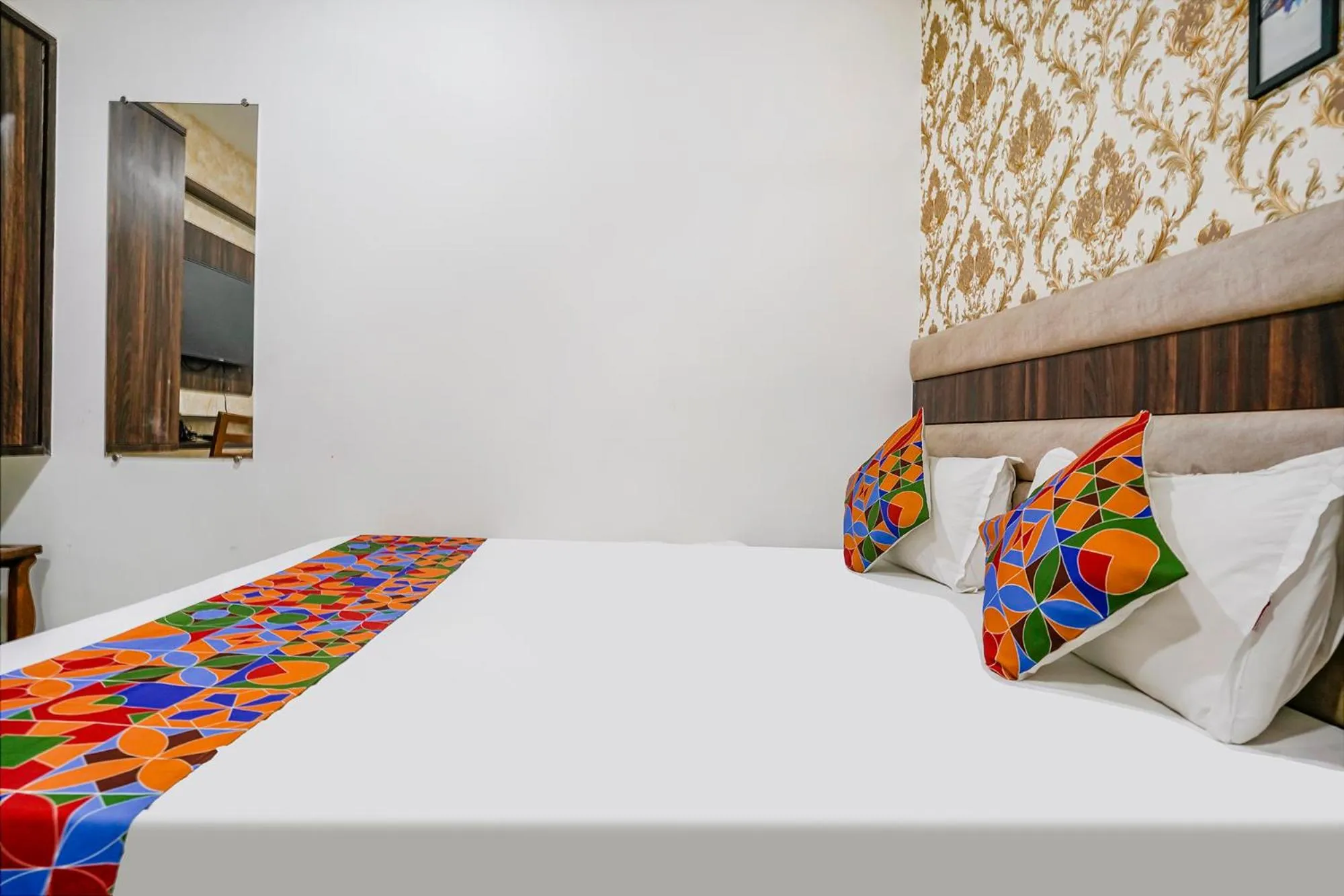 Bed in FabHotel Elvis Inn - Nr Mumbai International Airport