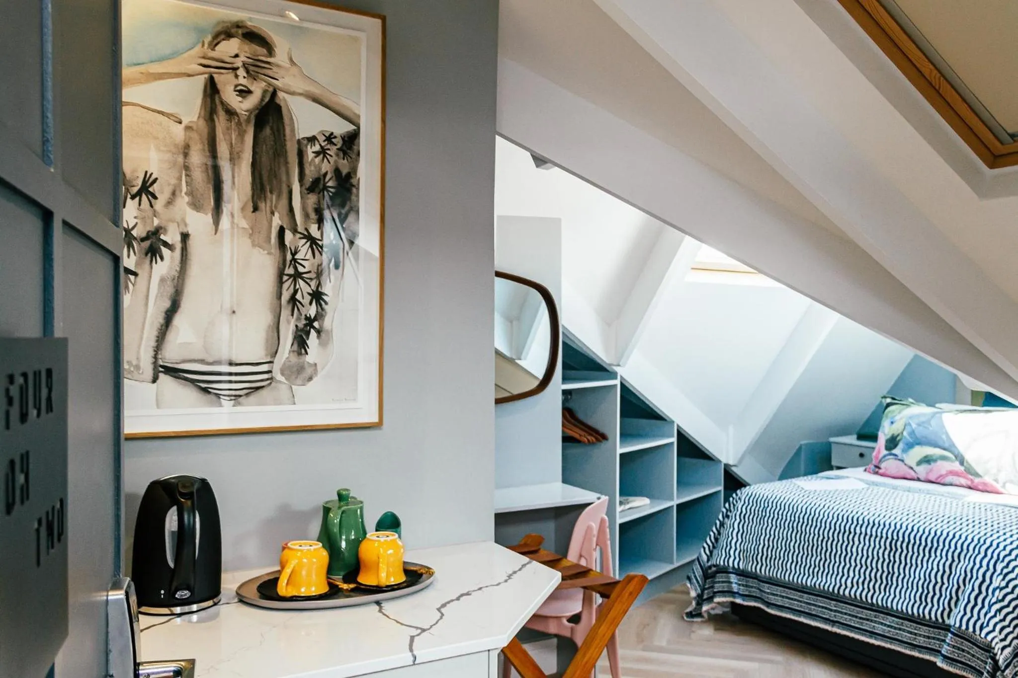 Coffee/tea facilities, Bed in Pineapple House Boutique Hotel