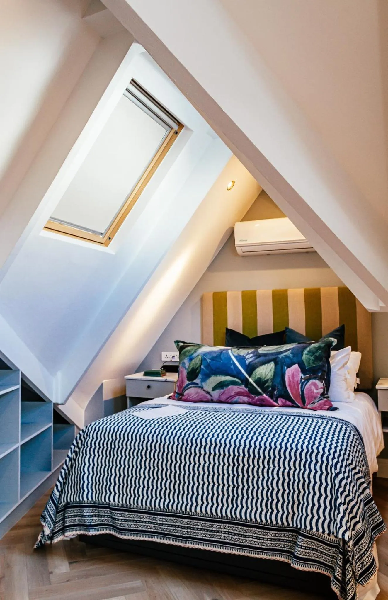 Bed in Pineapple House Boutique Hotel