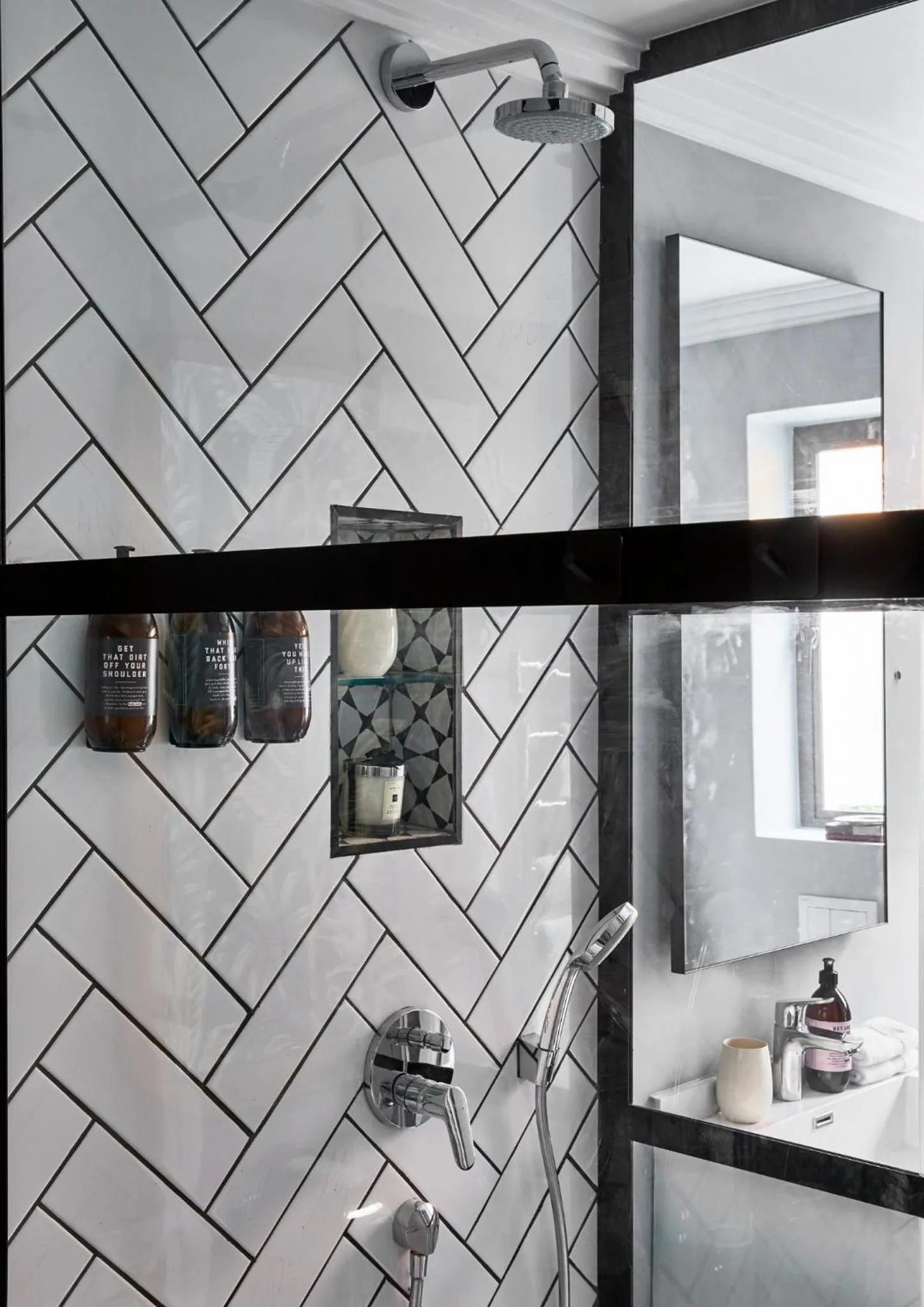 Shower in Pineapple House Boutique Hotel