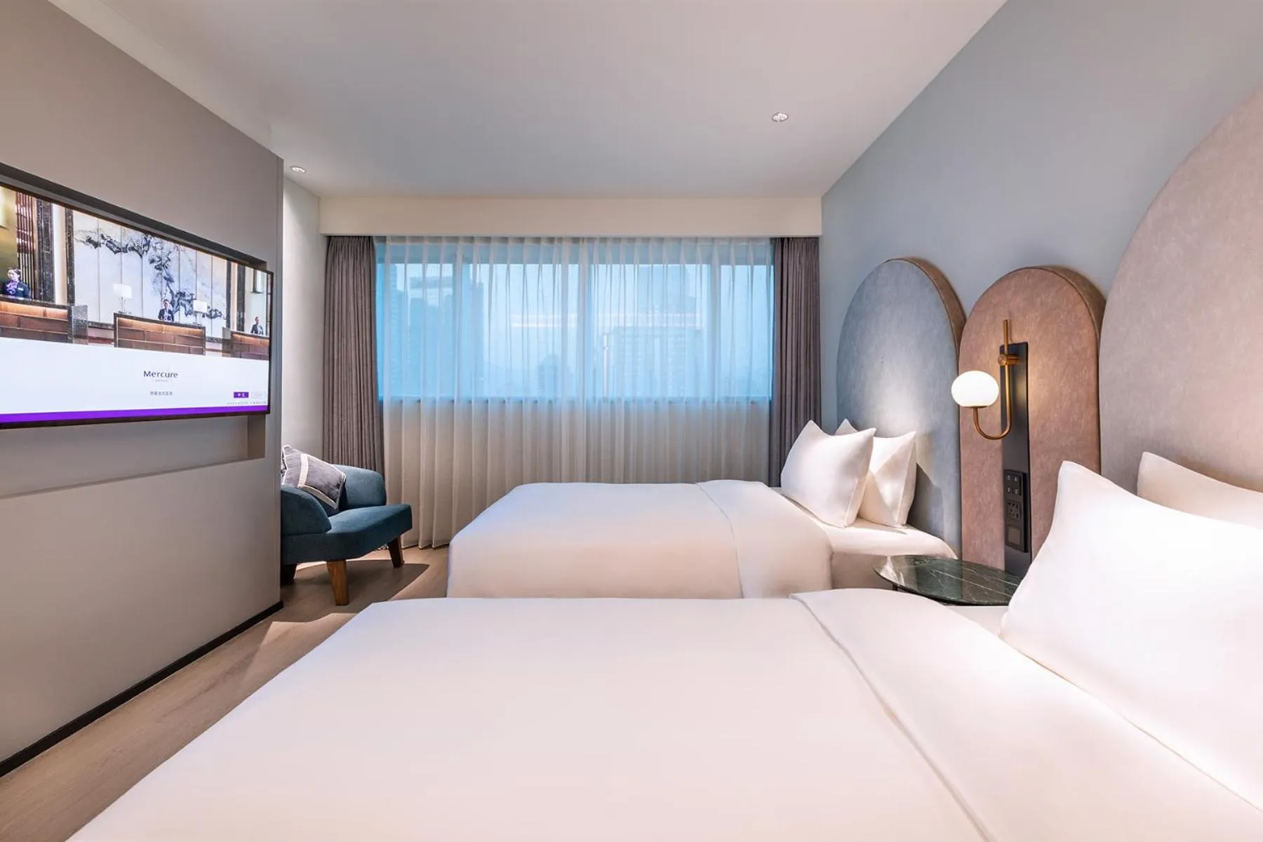 Photo of the whole room, Bed in Mercure Fuzhou Downtown