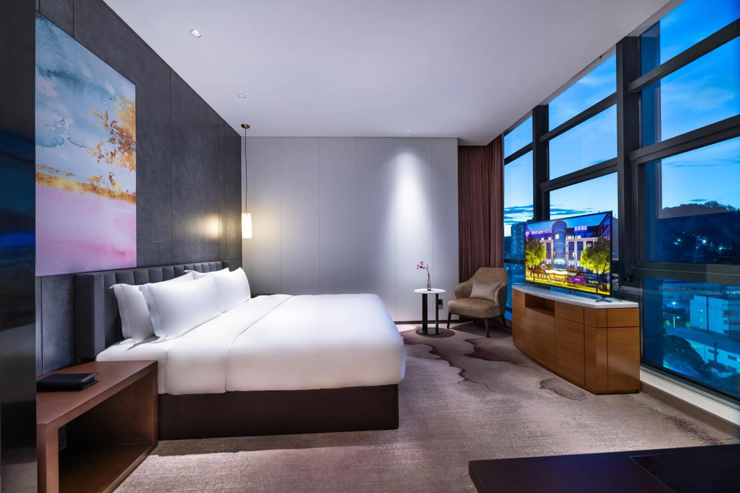 Bed in Mercure Shenzhen Longgang