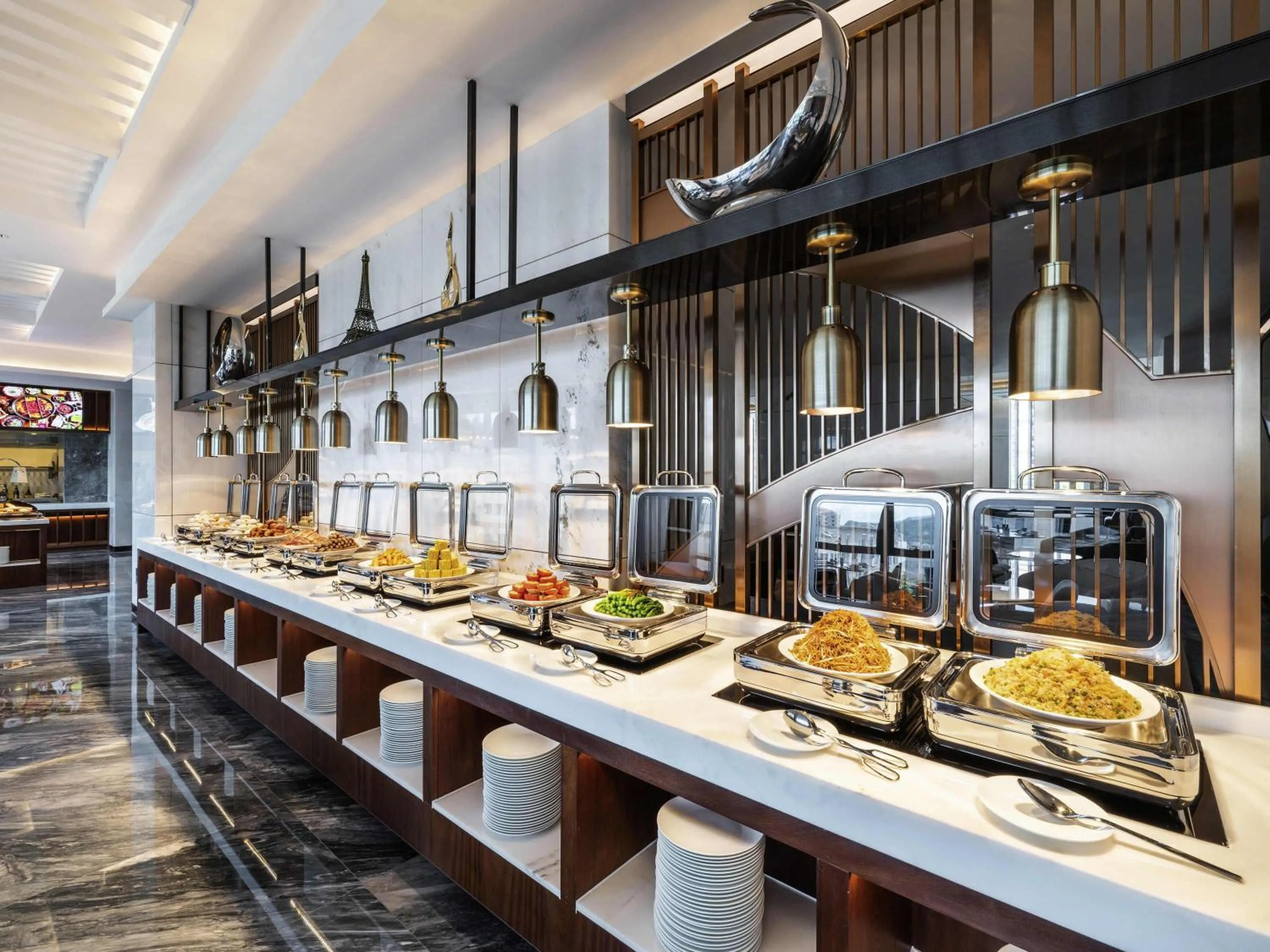 Restaurant/places to eat in Mercure Shenzhen Longgang