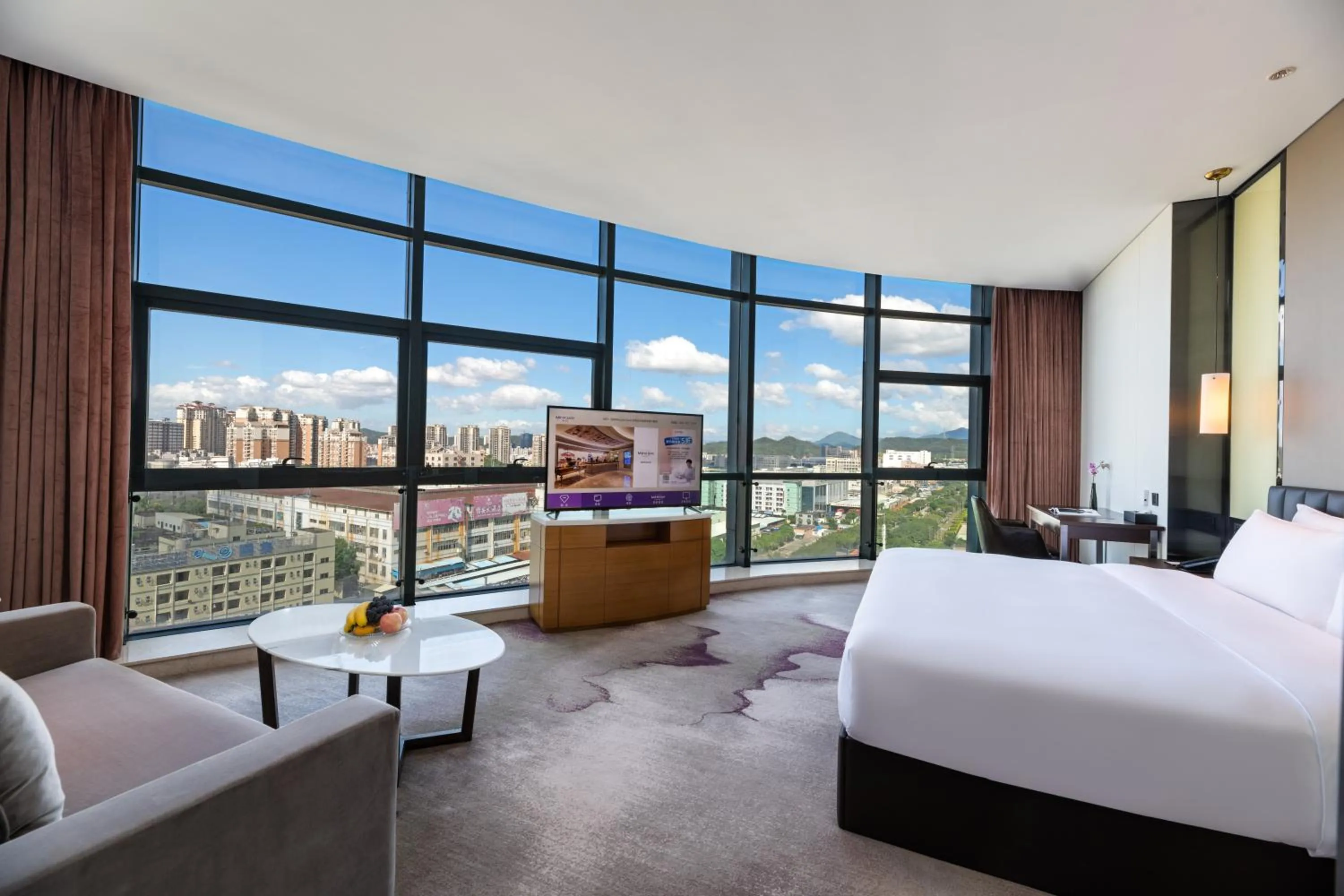 Bed in Mercure Shenzhen Longgang