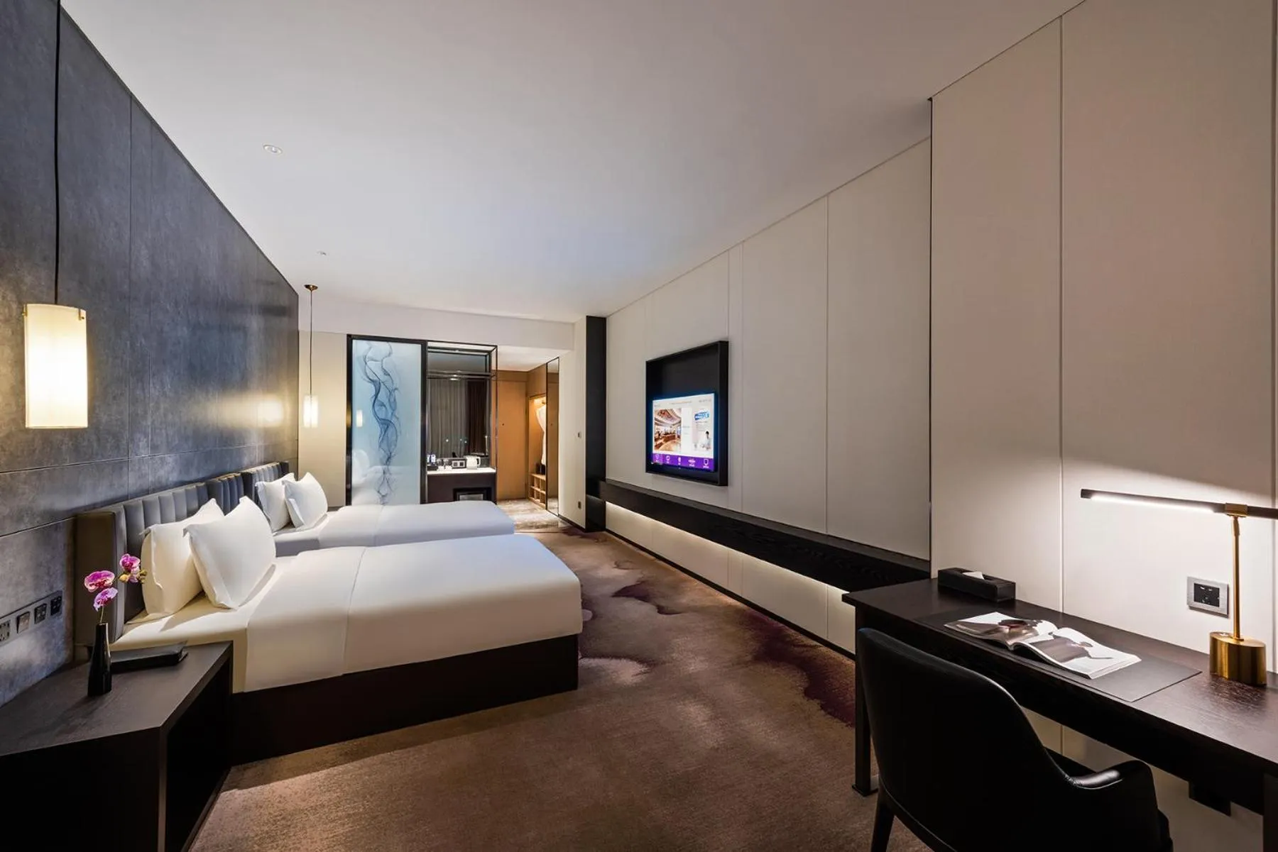 Bed in Mercure Shenzhen Longgang