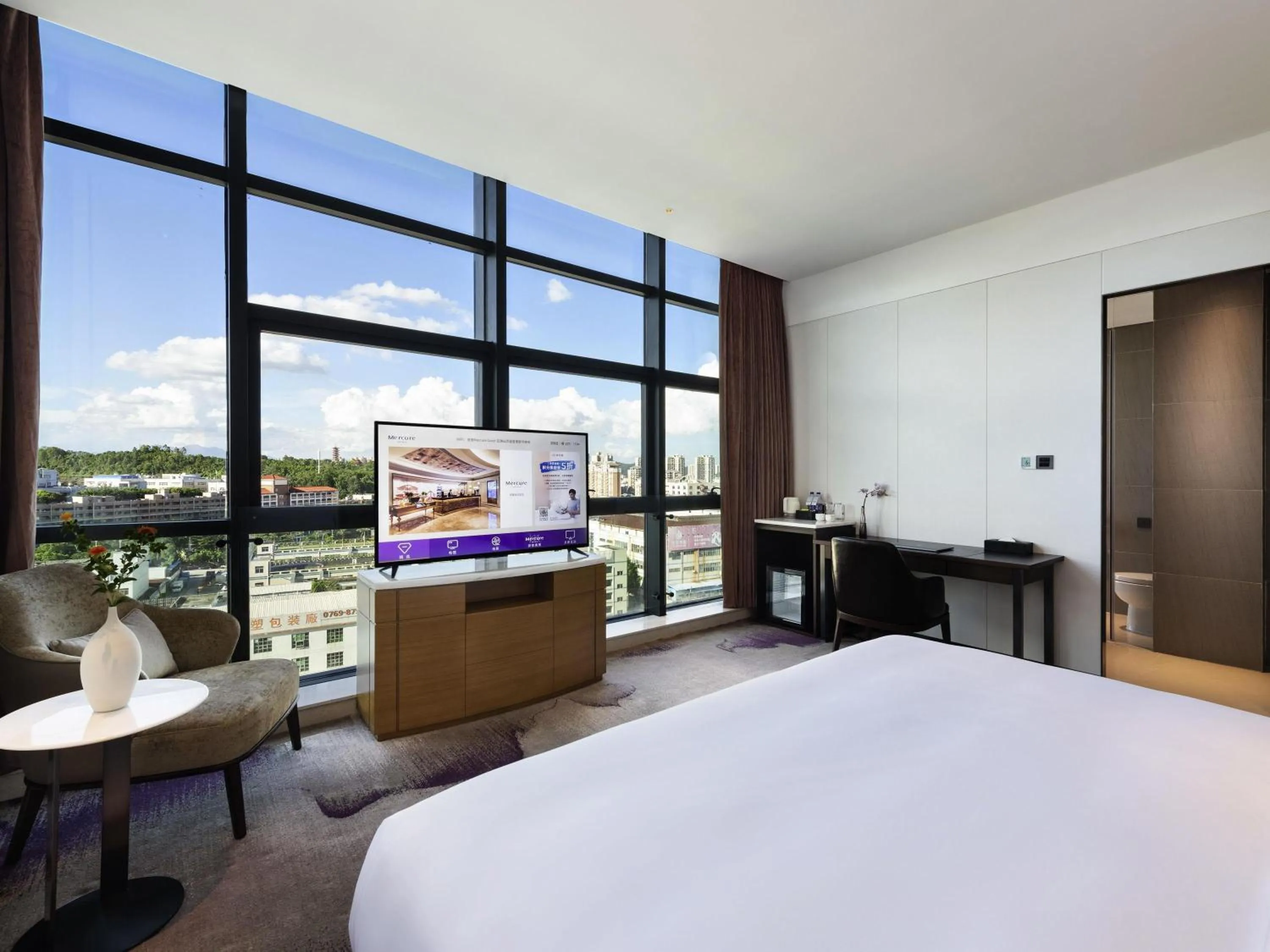 Bedroom, Bed in Mercure Shenzhen Longgang