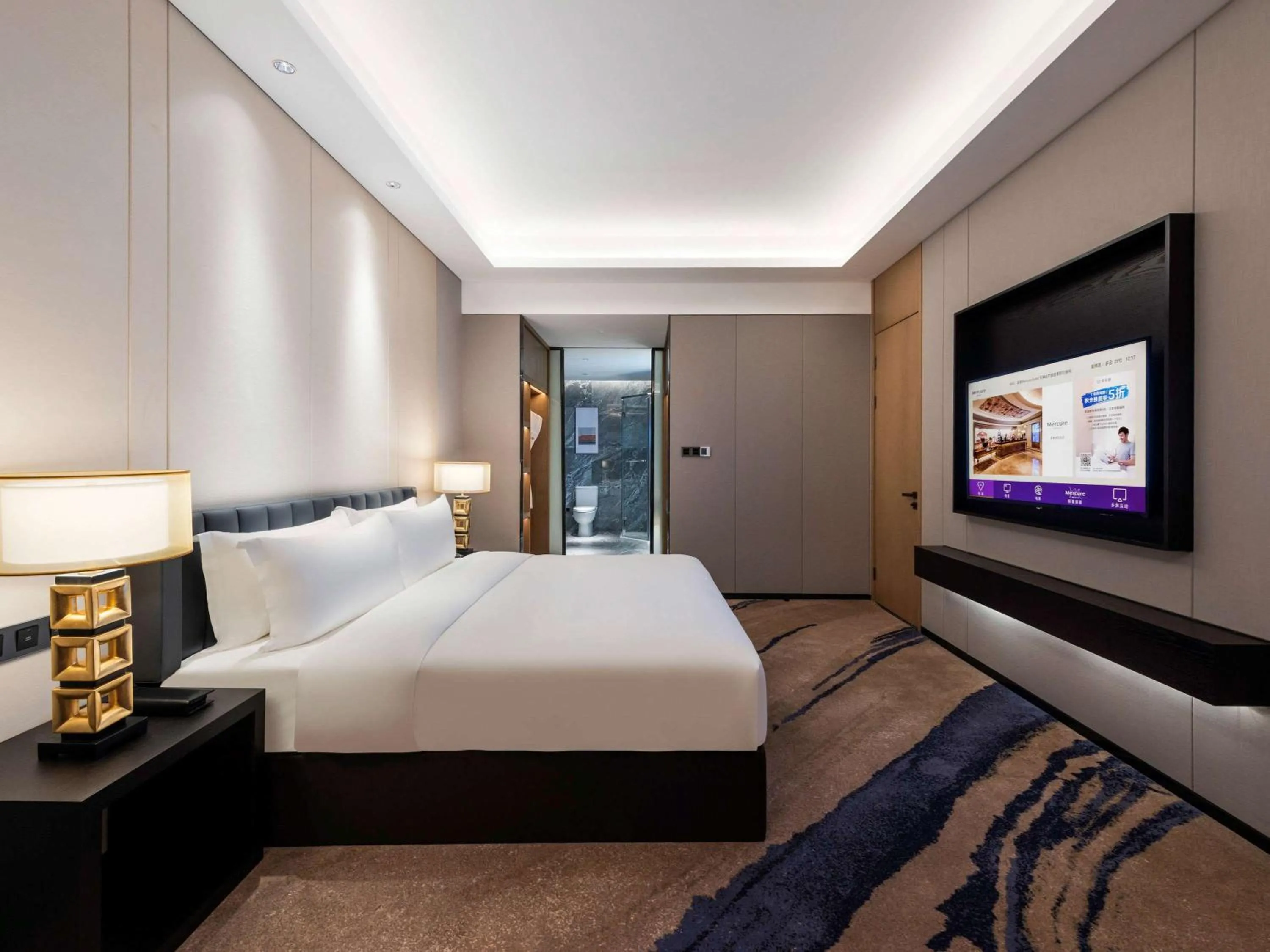 Photo of the whole room, Bed in Mercure Shenzhen Longgang