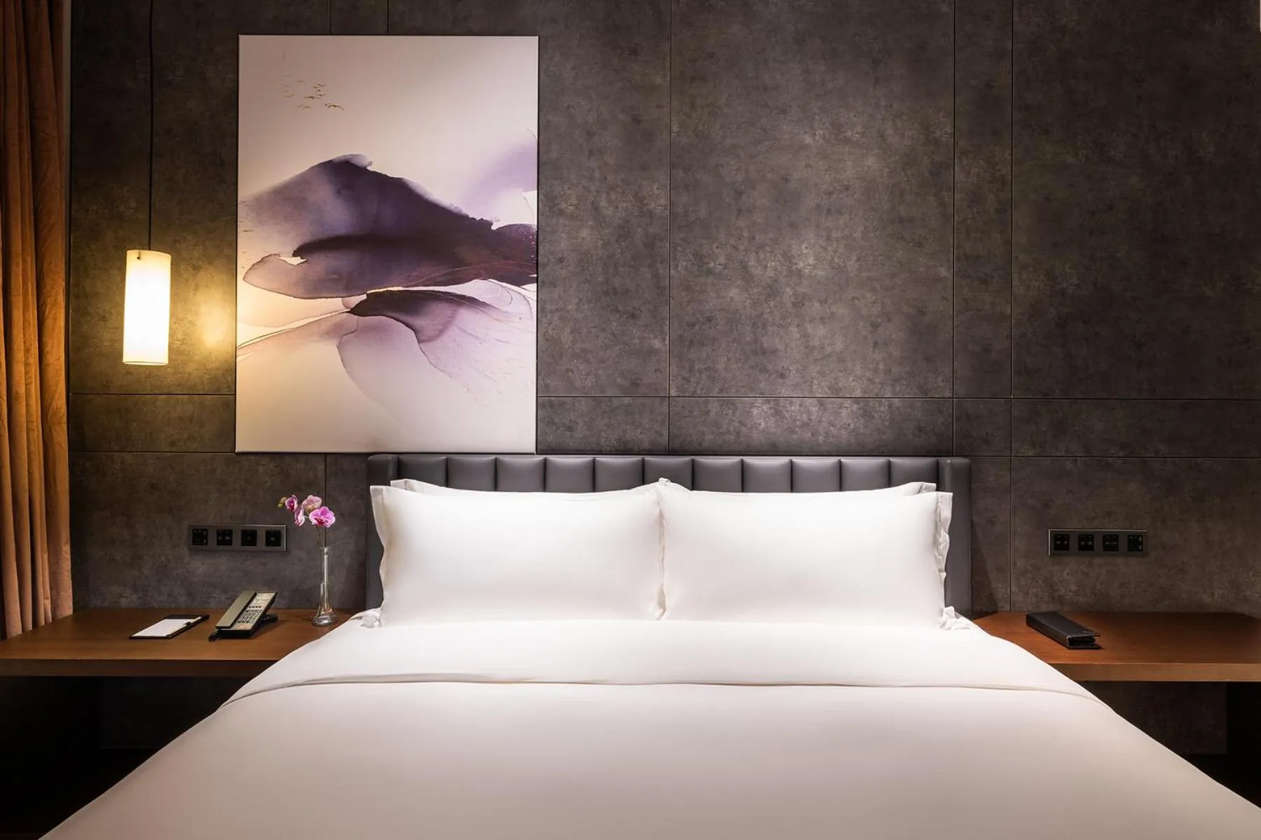 Bed in Mercure Shenzhen Longgang