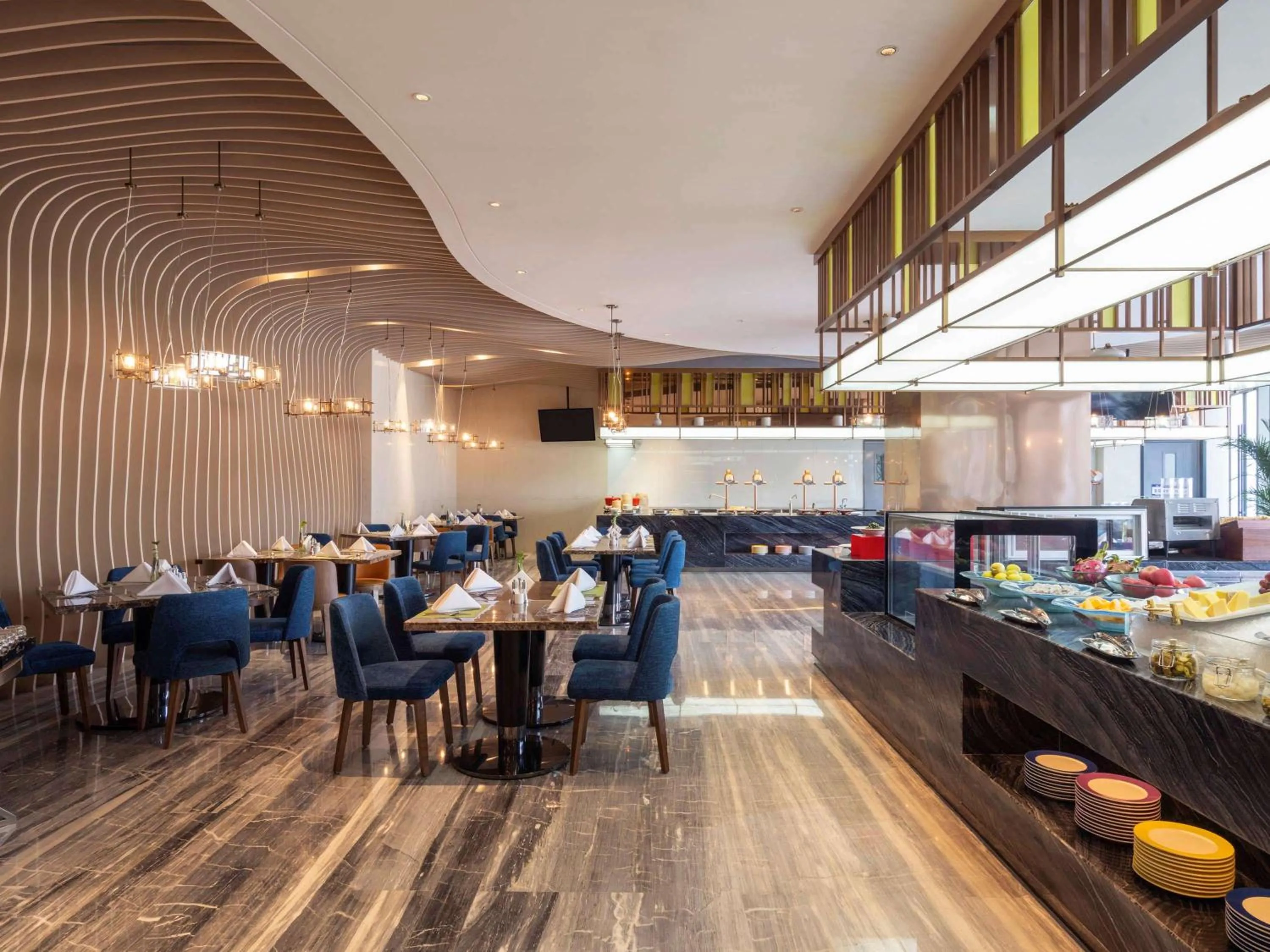 Restaurant/places to eat in Novotel Zhengzhou Airport