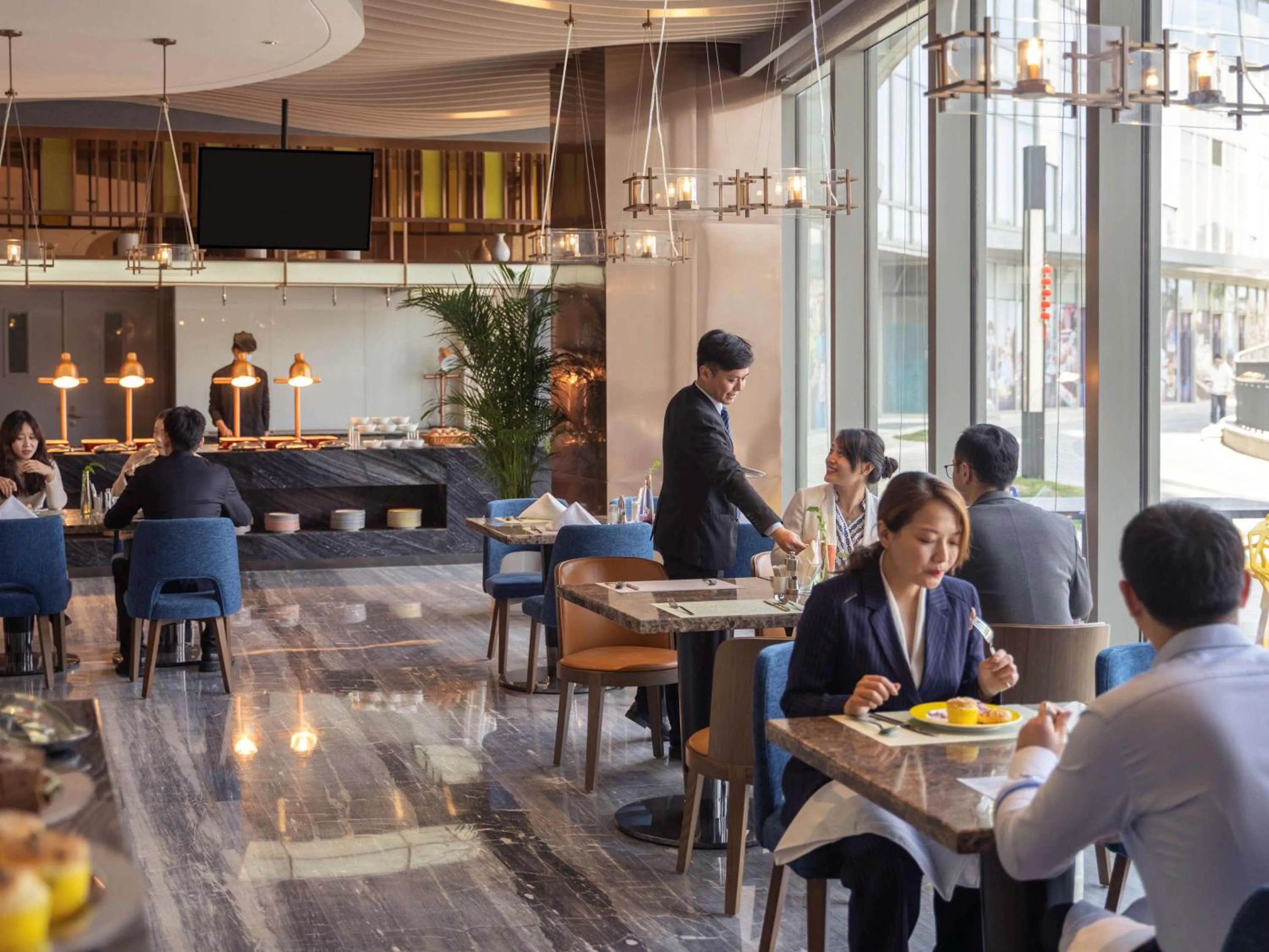 Restaurant/places to eat in Novotel Zhengzhou Airport
