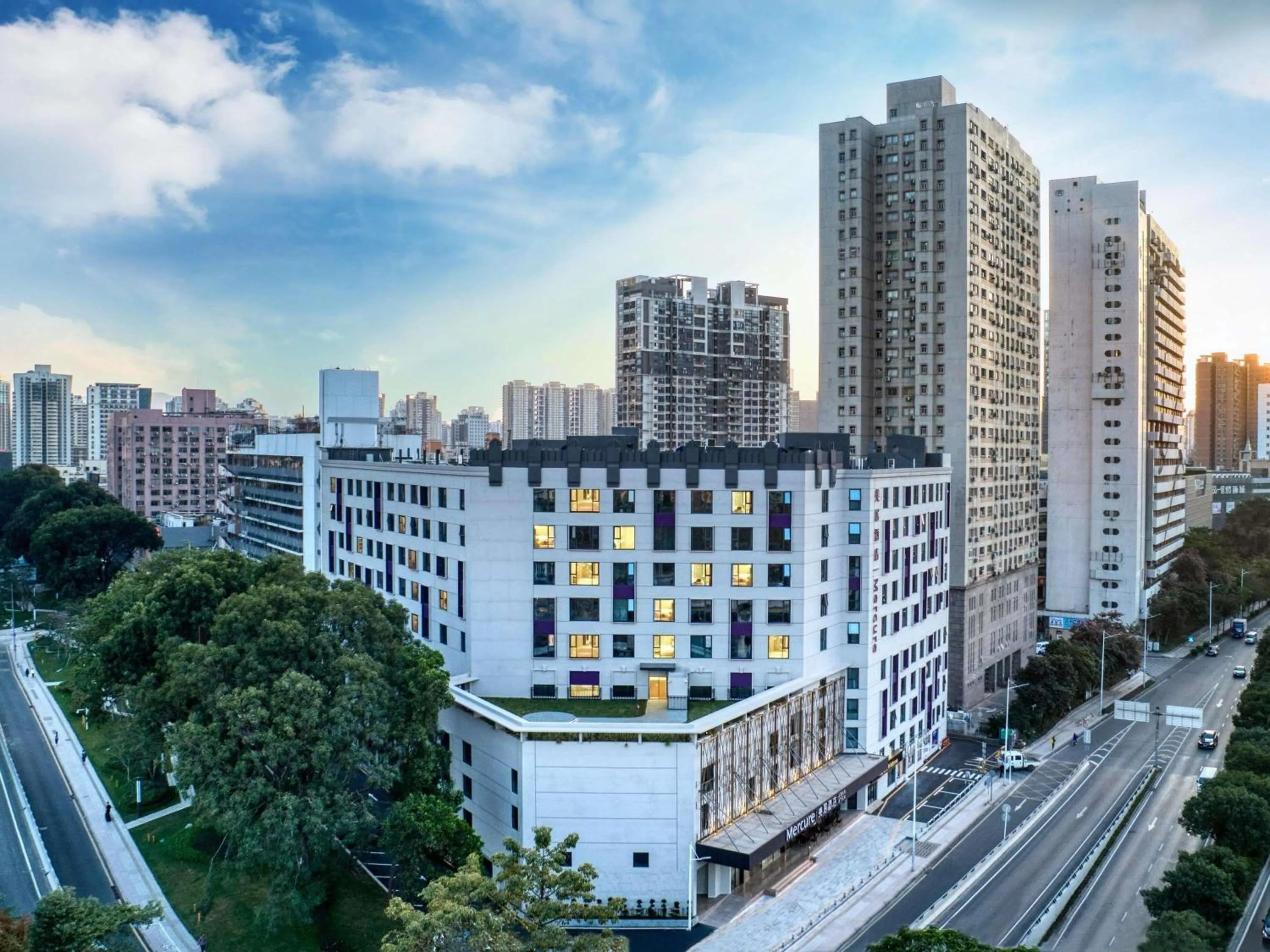 Property building in Mercure Shenzhen Sports Center Hotel