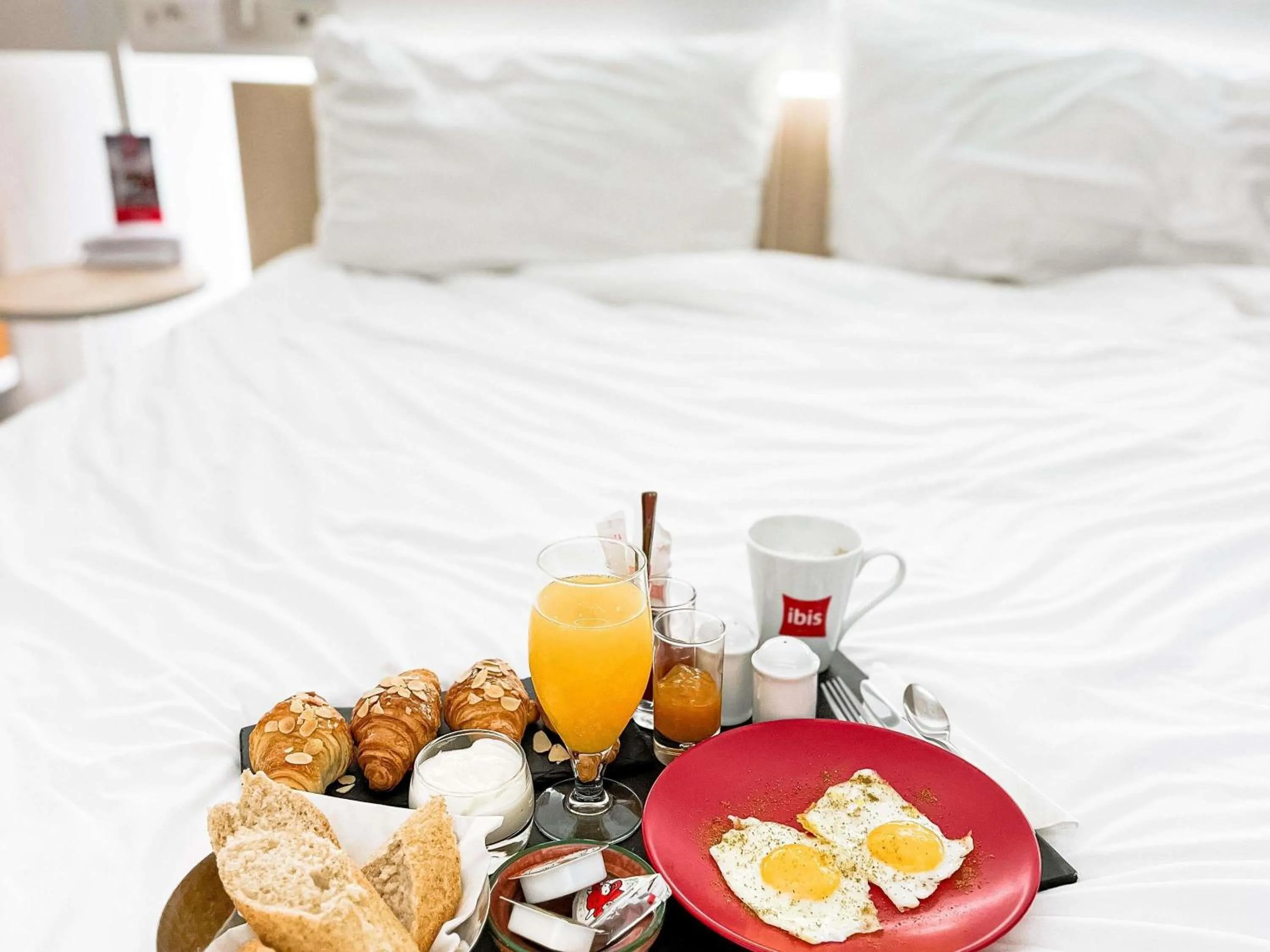 Bedroom, Bed in Ibis Abdelmoumen Casa Centre