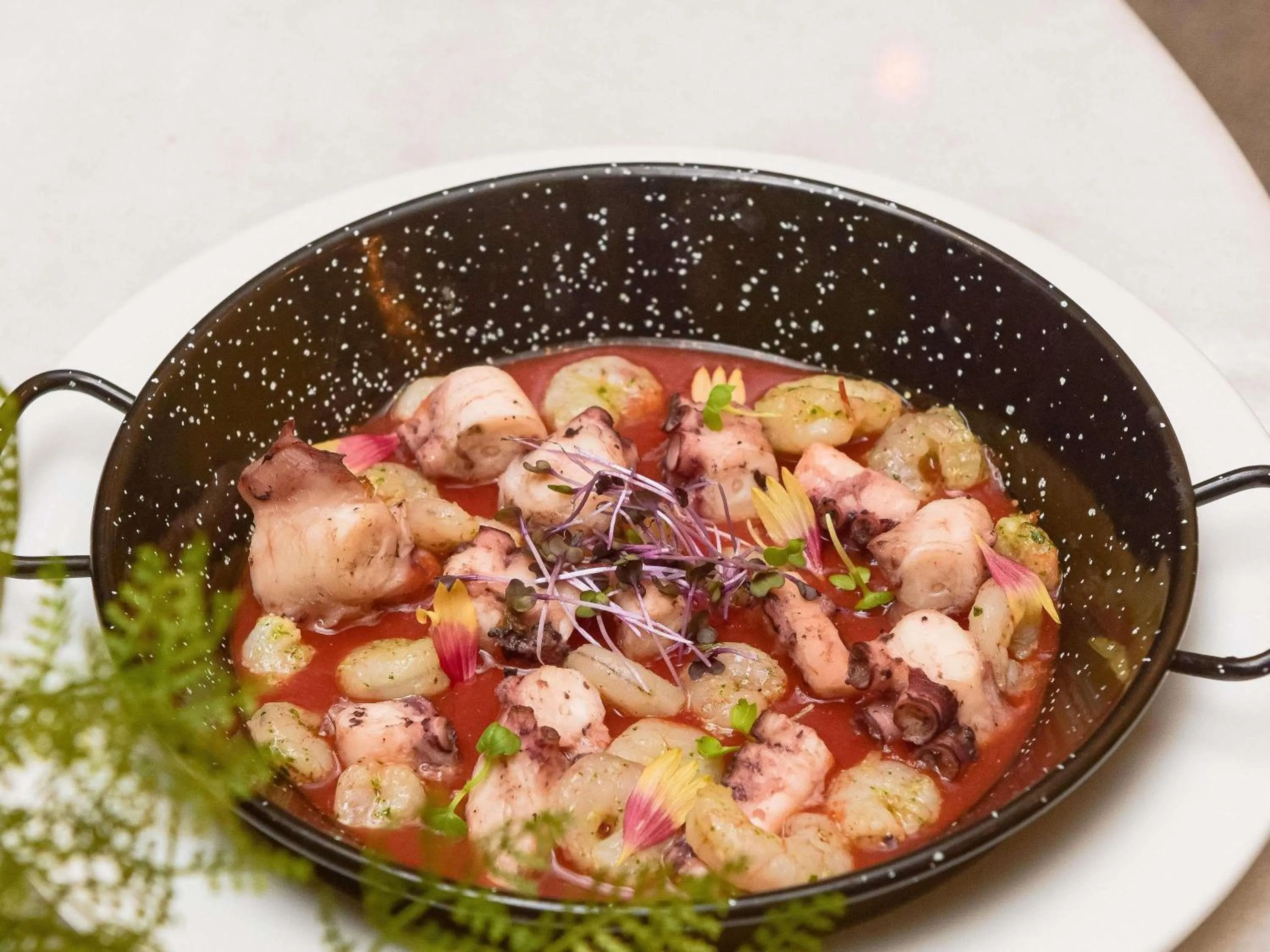 Restaurant/places to eat in Ibis Abdelmoumen Casa Centre