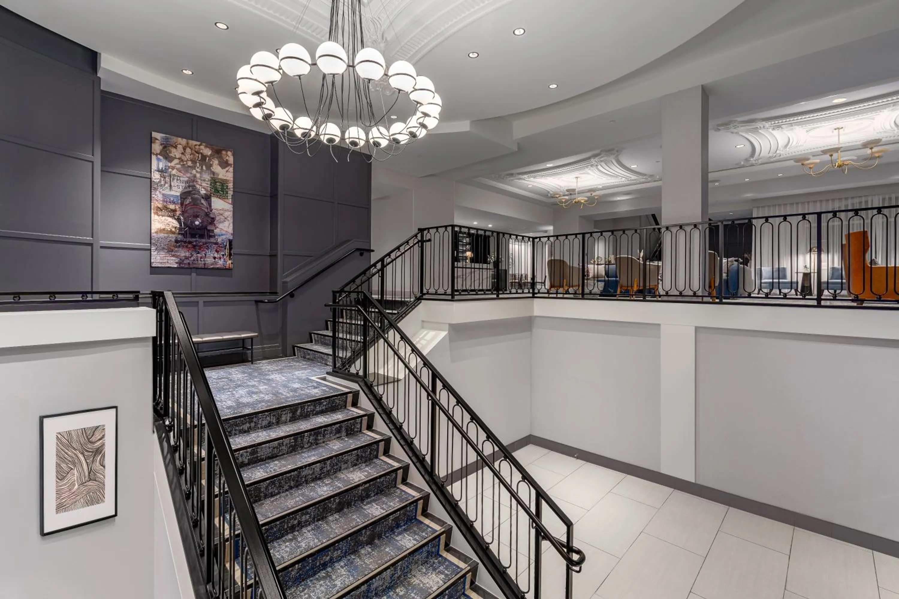 Property building in Hotel Commonwealth