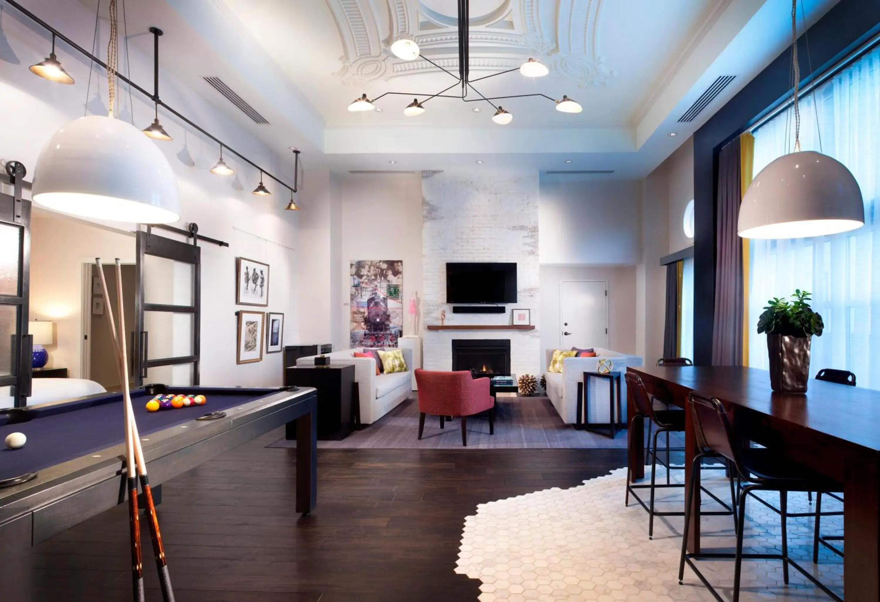 Superior King Suite in Hotel Commonwealth Superior King Suite in Hotel Commonwealth