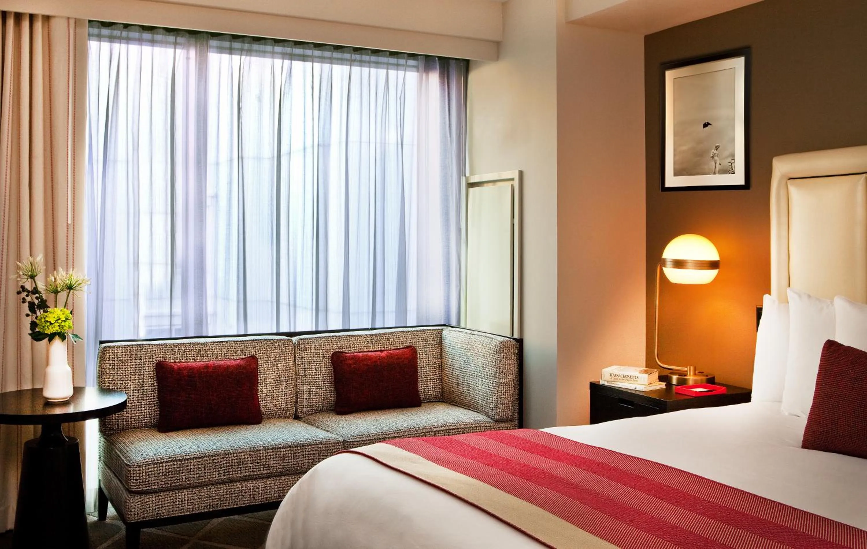 Seating area, Bed in Hotel Commonwealth