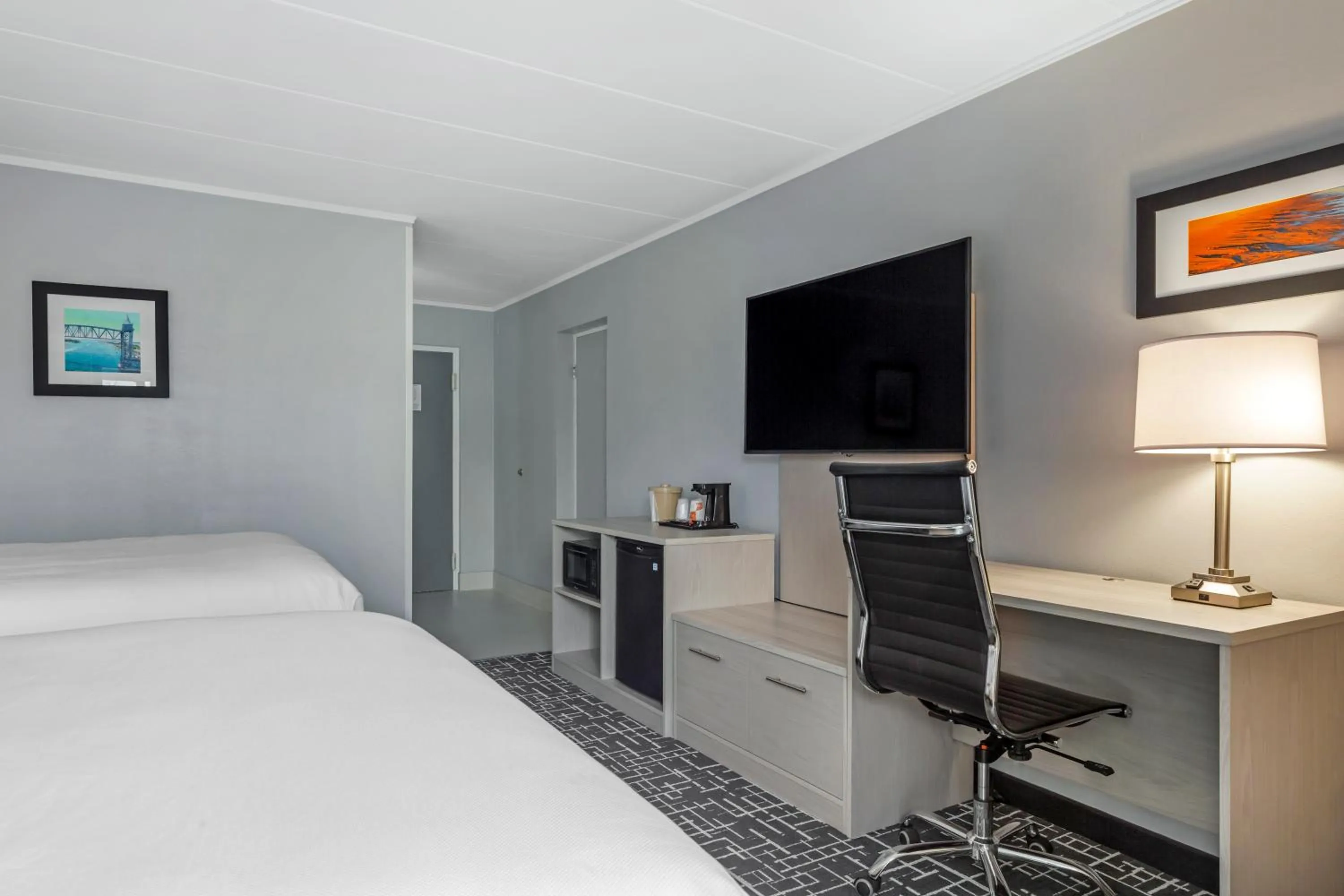 TV and multimedia, Bed in Comfort Inn Hyannis - Cape Cod