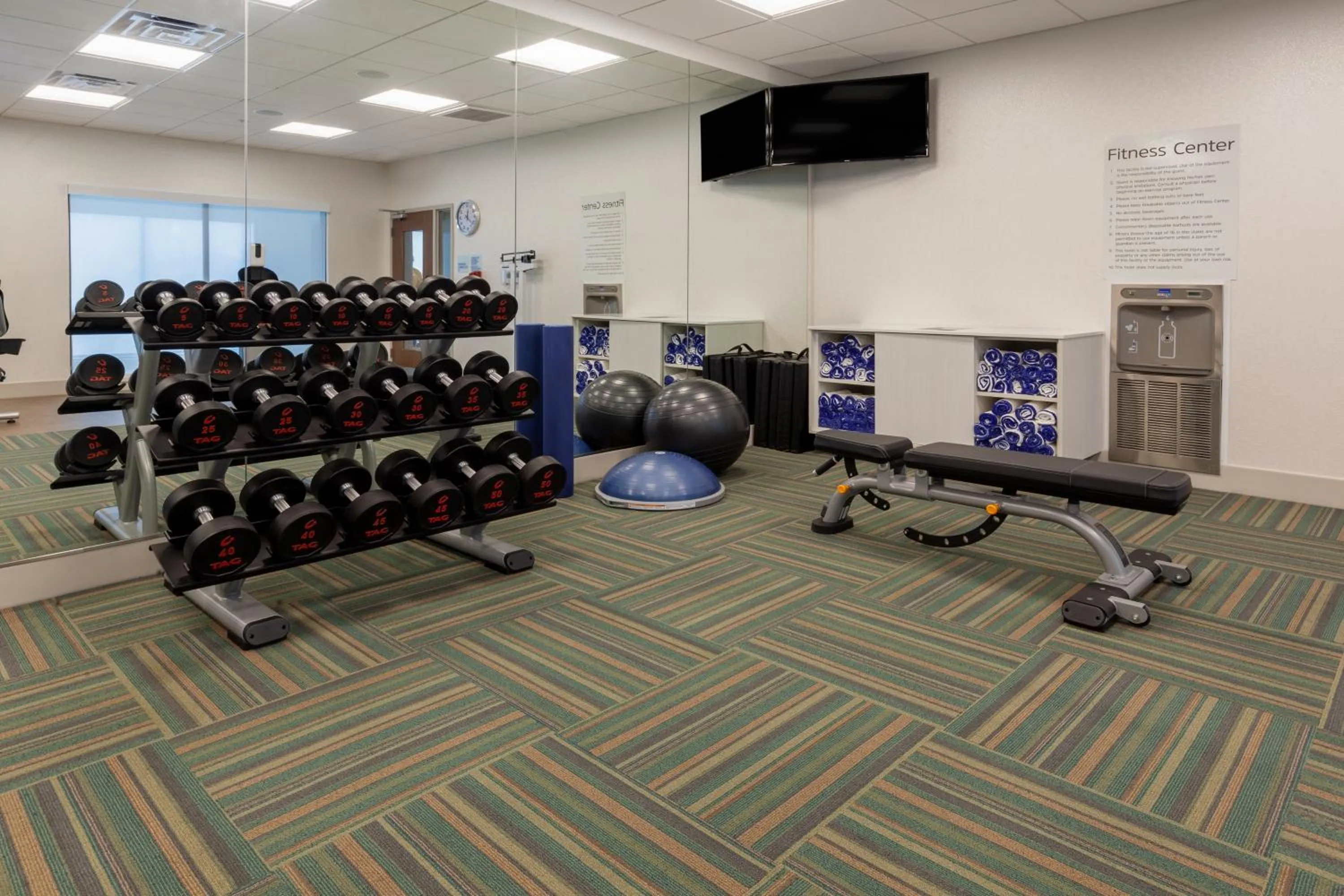 Fitness centre/facilities in Holiday Inn Express & Suites Brunswick-Harpers Ferry Area by IHG
