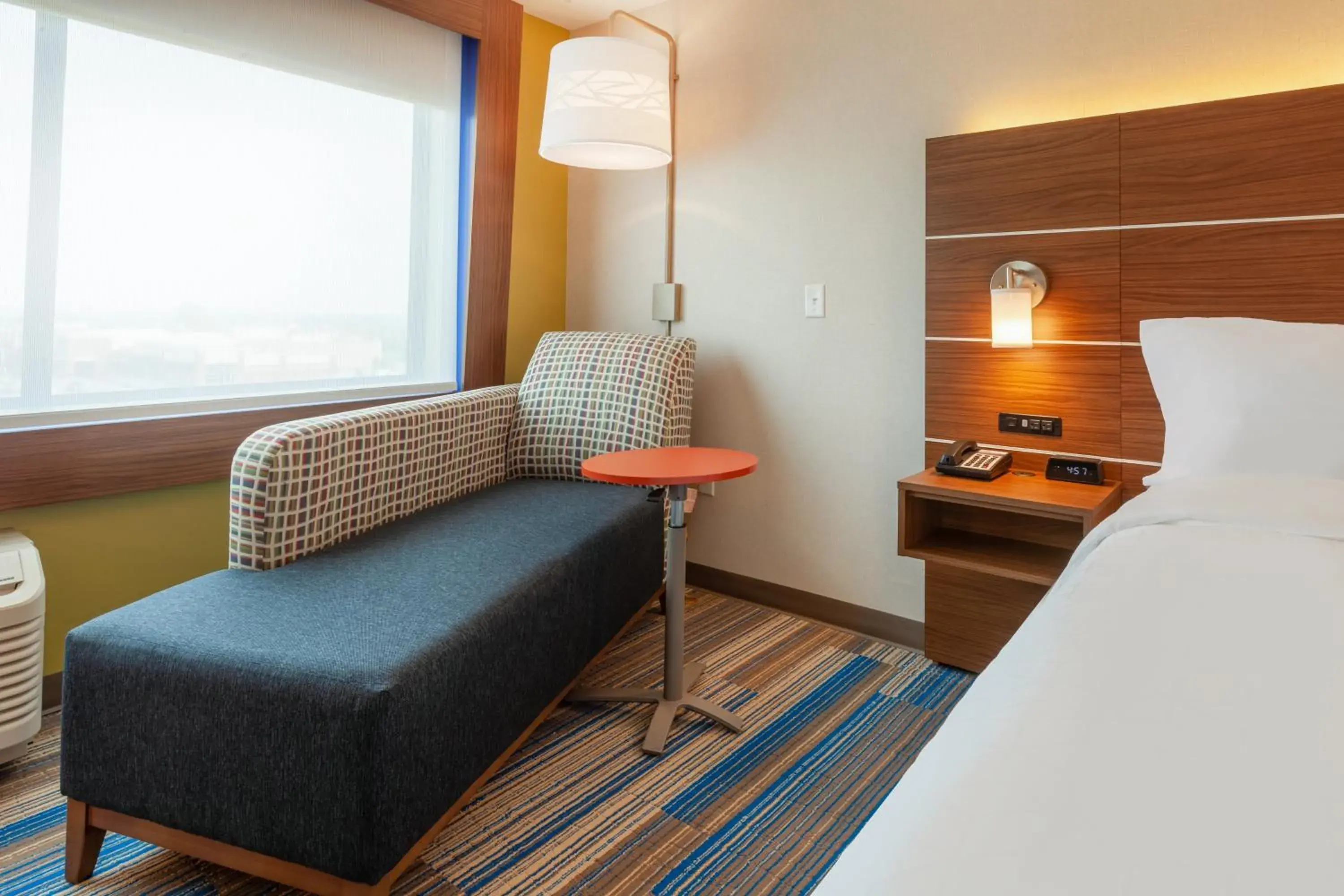 King Room - Hearing Accessible in Holiday Inn Express & Suites Brunswick-Harpers Ferry Area by IHG King Room - Hearing Accessible in Holiday Inn Express & Suites Brunswick-Harpers Ferry Area by IHG