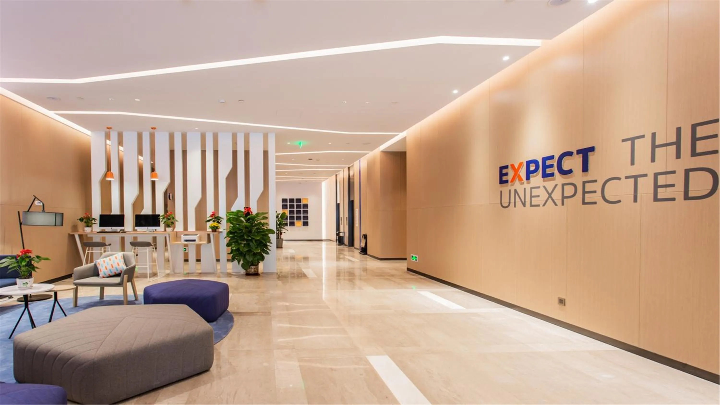 Seating area in Holiday Inn Express Jiangmen Jianghai by IHG