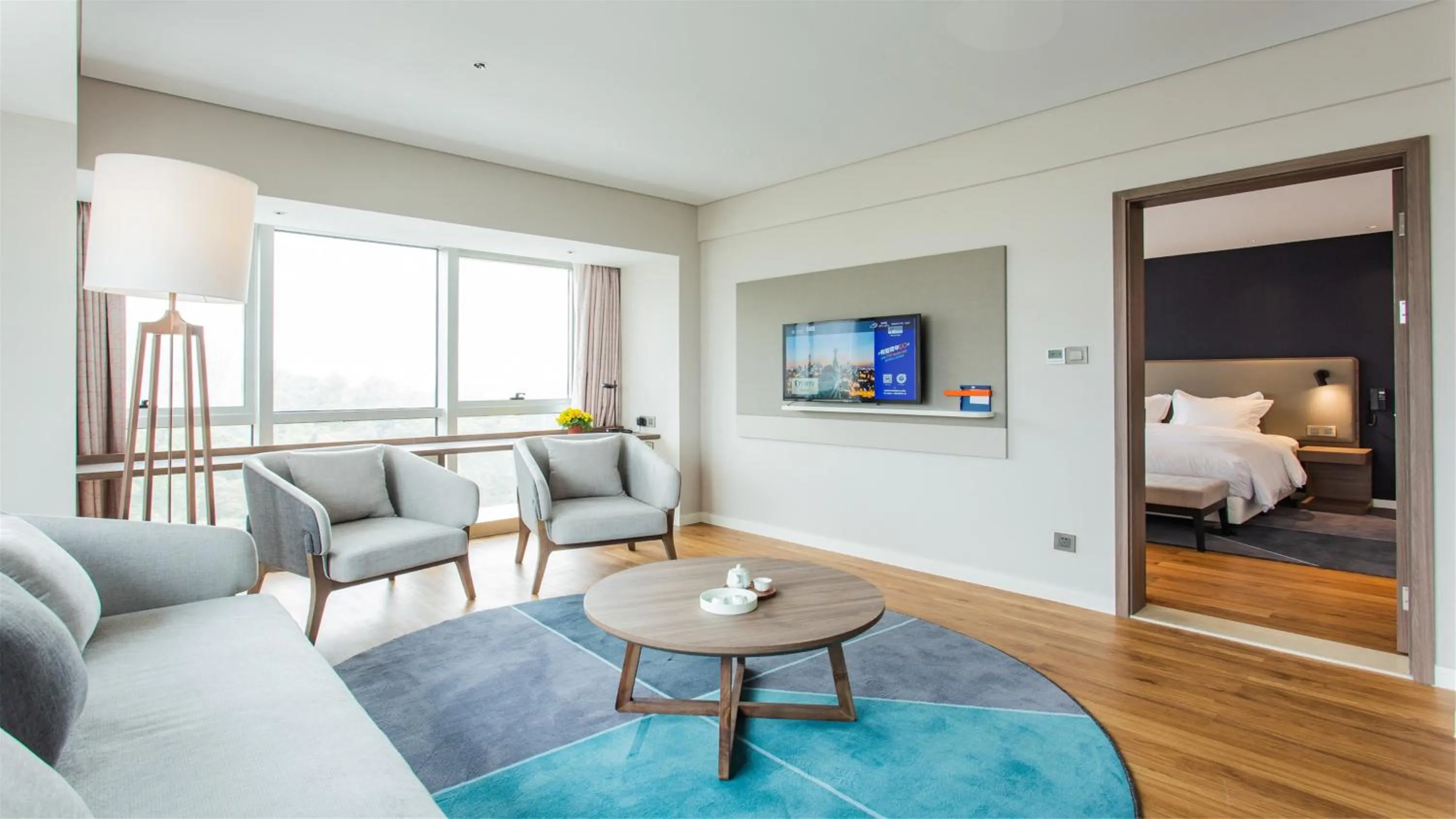 Bedroom in Holiday Inn Express Jiangmen Jianghai by IHG