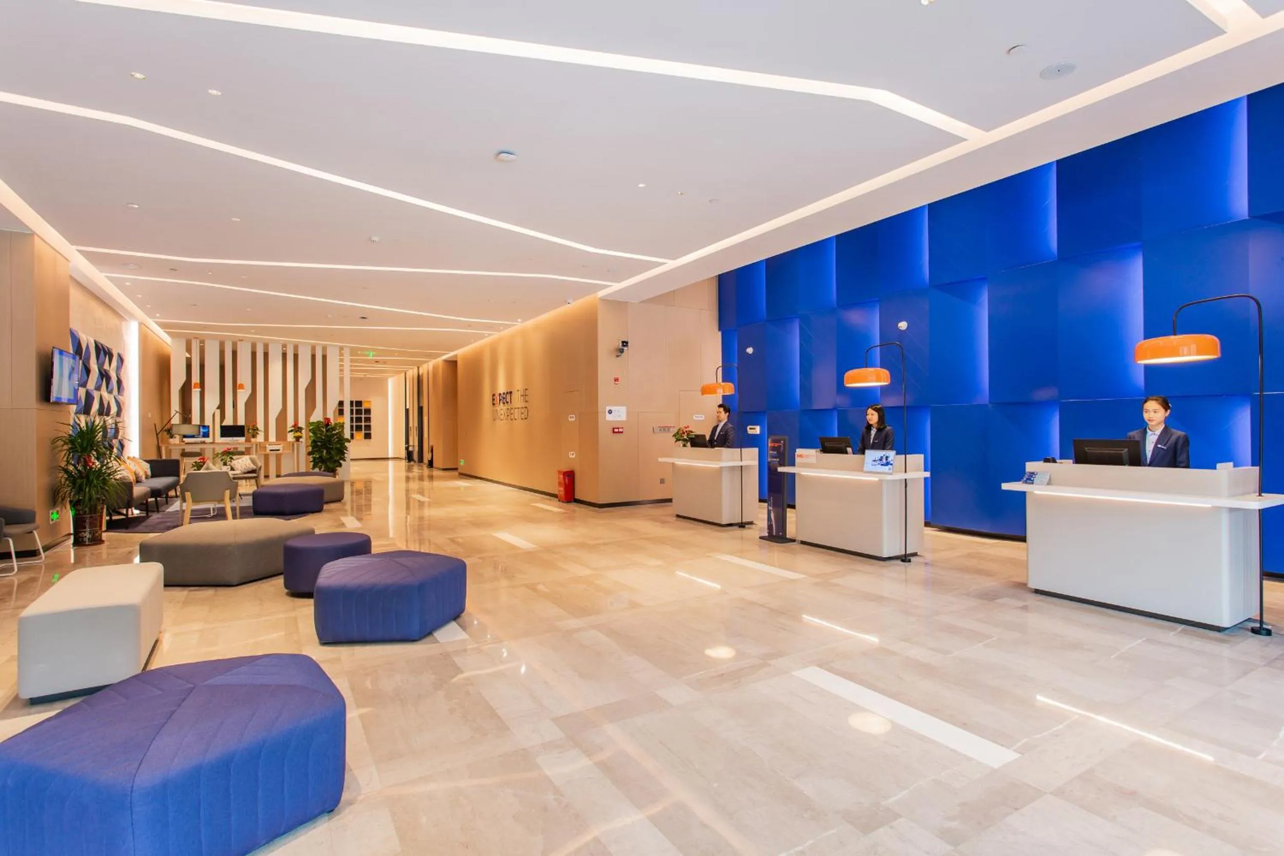 Lobby or reception in Holiday Inn Express Jiangmen Jianghai by IHG