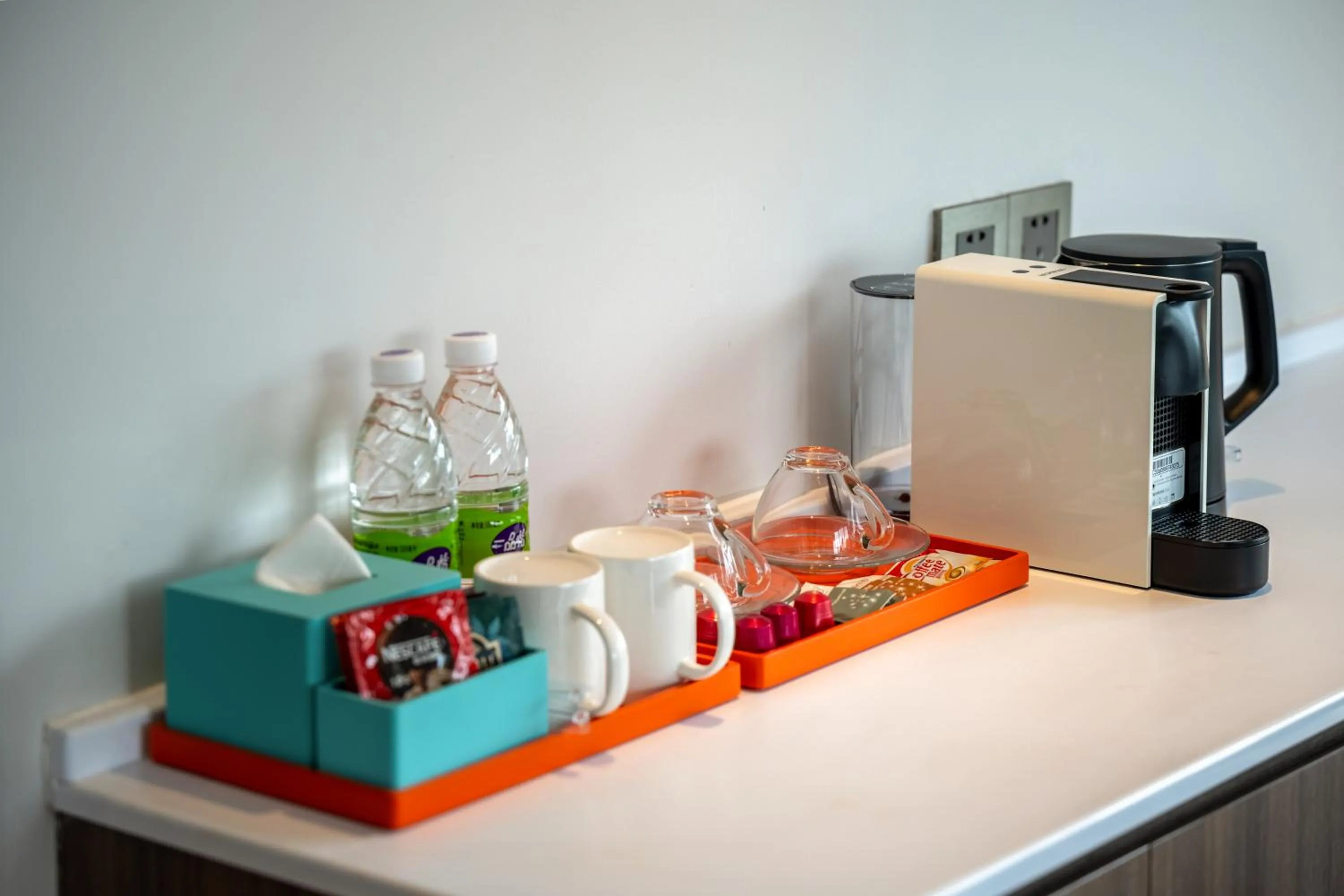 Coffee/tea facilities in Holiday Inn Express Jiangmen Jianghai by IHG