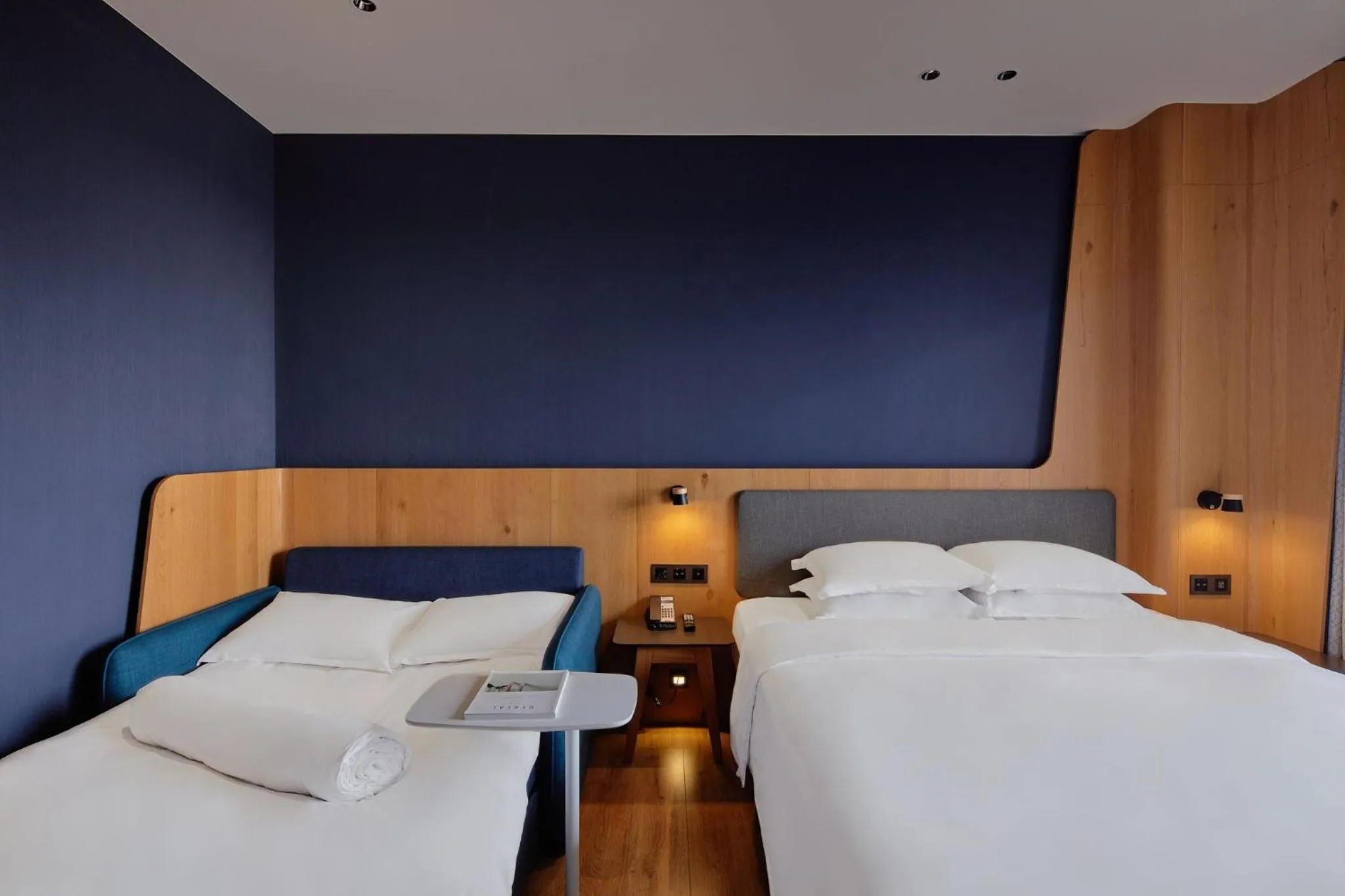 Photo of the whole room, Bed in Holiday Inn Express Chiayi by IHG