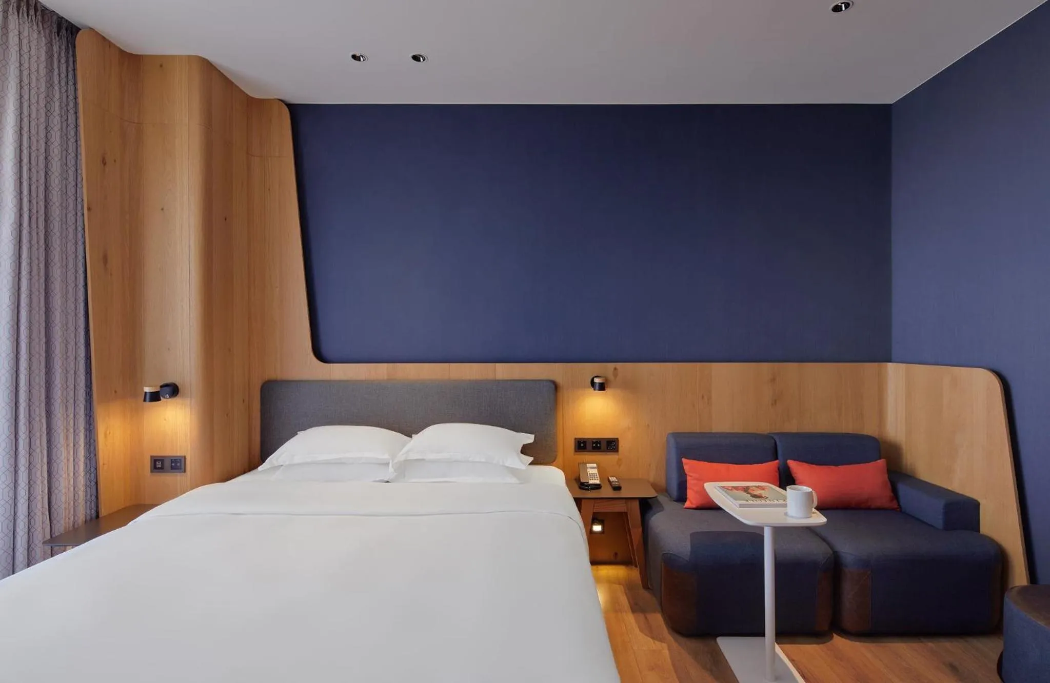 Photo of the whole room, Bed in Holiday Inn Express Chiayi by IHG