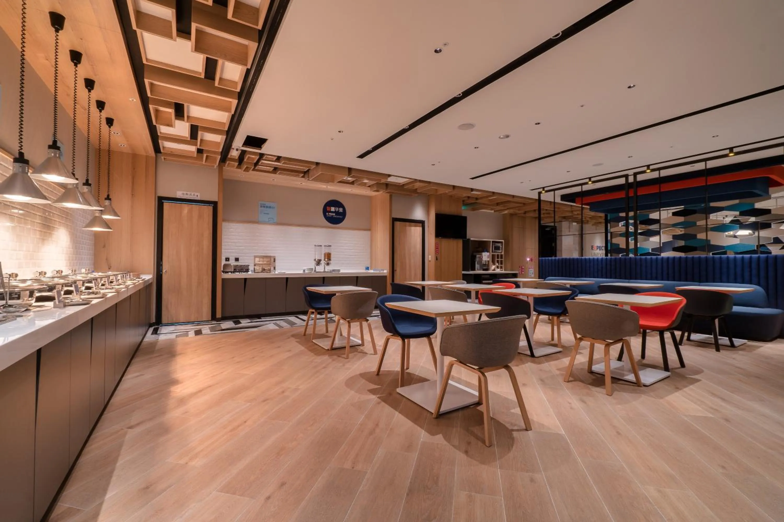 Restaurant/places to eat in Holiday Inn Express Chiayi by IHG