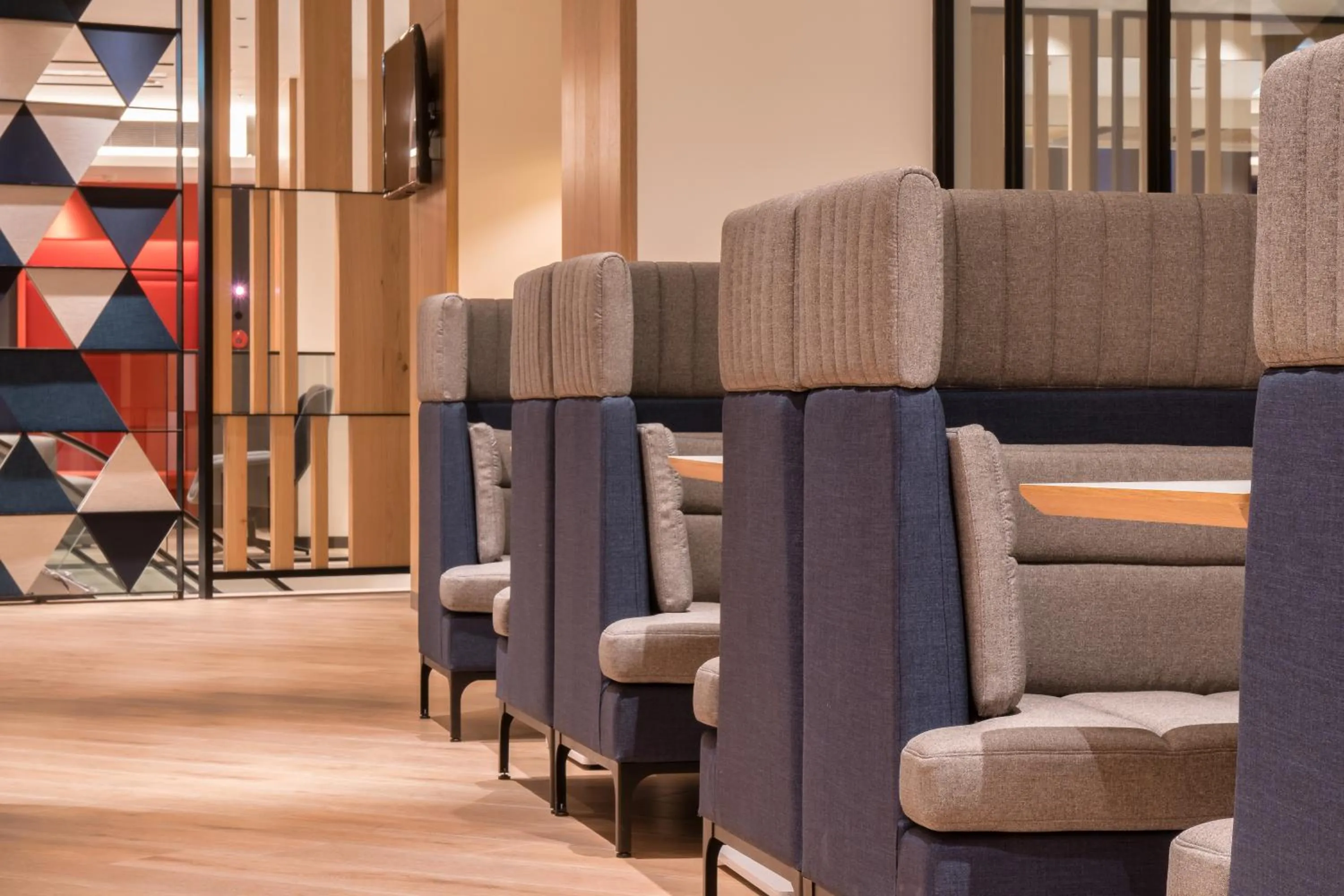 Dining area in Holiday Inn Express Chiayi by IHG