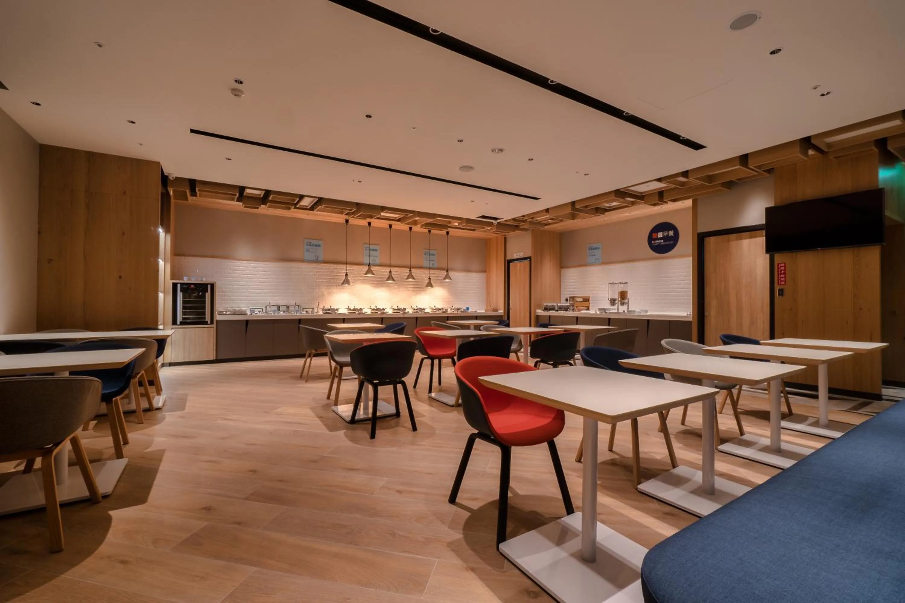 Restaurant/places to eat in Holiday Inn Express Chiayi by IHG