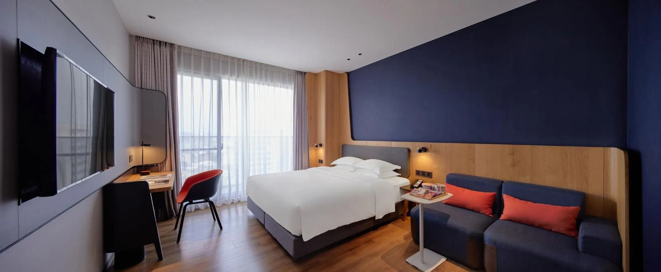 Photo of the whole room, Bed in Holiday Inn Express Chiayi by IHG