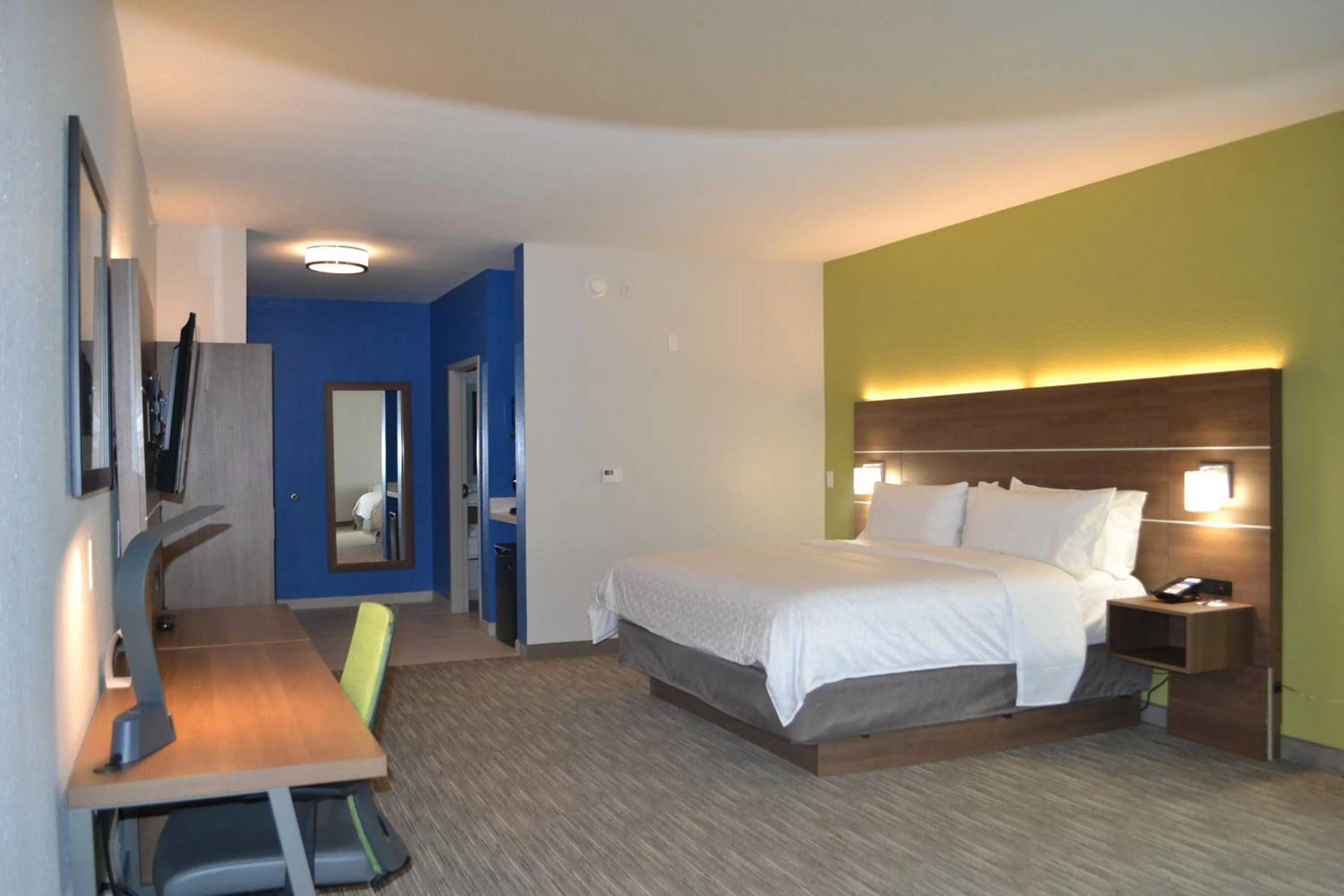 Bedroom, Bed in Holiday Inn Express Tallahassee-University Central by IHG